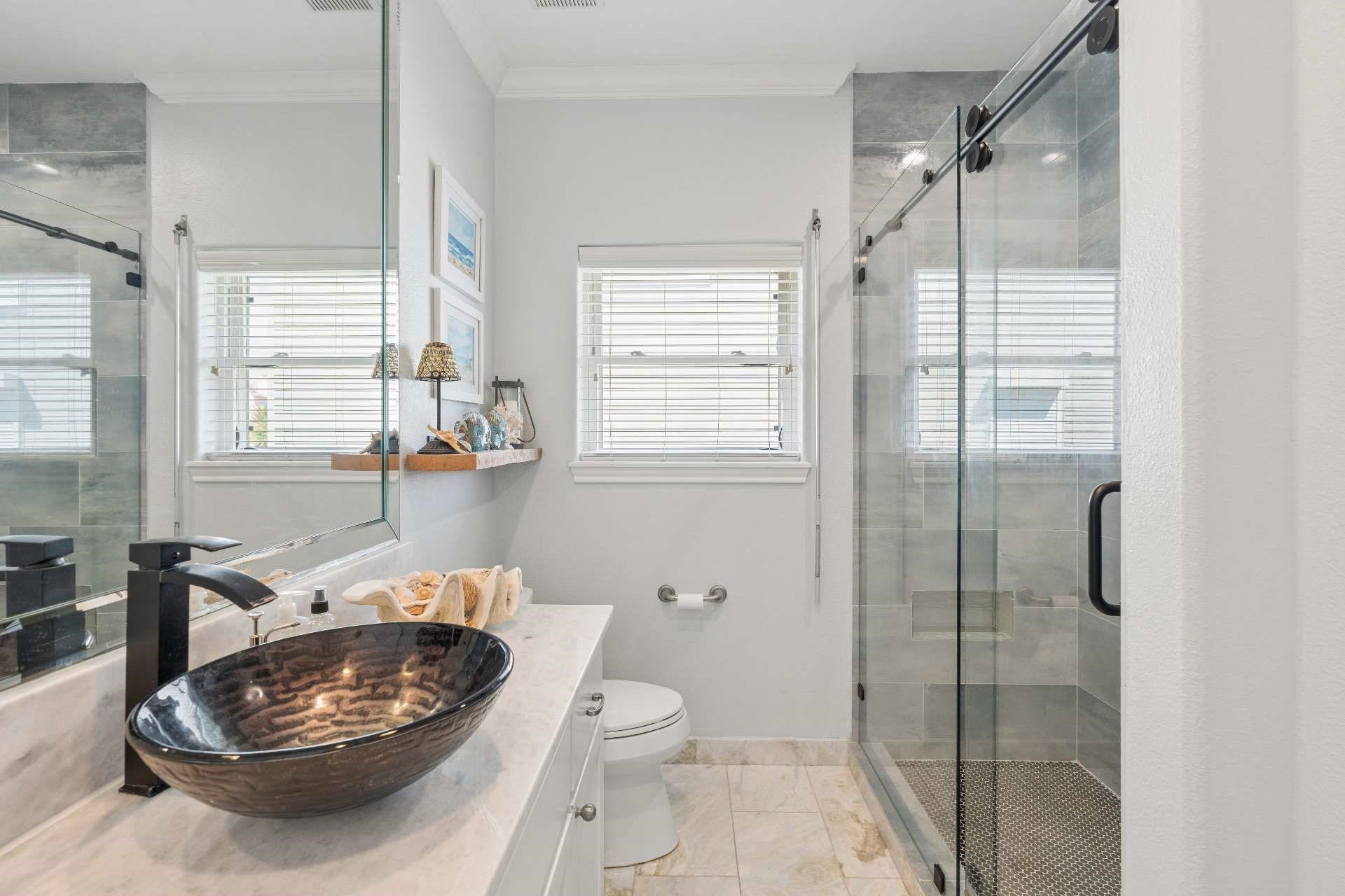 515 Westerly Drive, Tiki Island, TX 77554 Bath