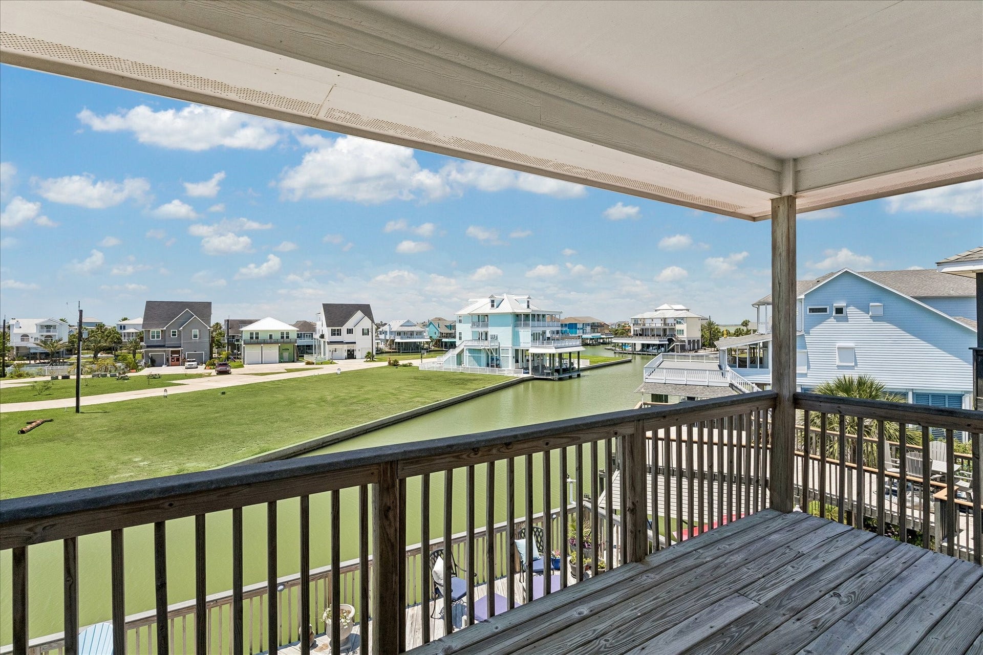 515 Westerly Drive, Tiki Island, TX 77554 View from primary.