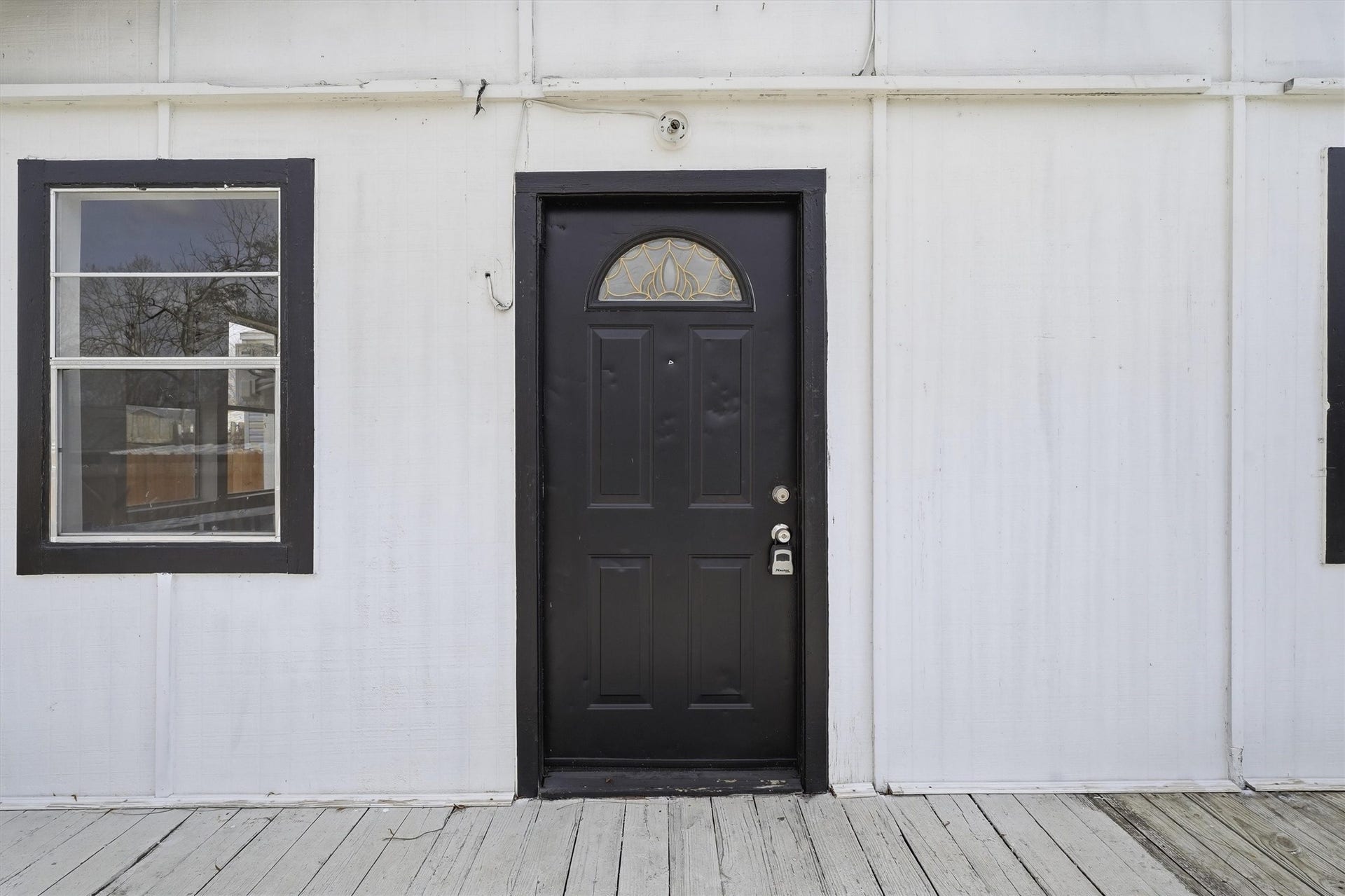 3531 Cedar Hill Lane, Houston, TX 77093 Back unit can be turn into a rental, guest house or your own personal retreat!