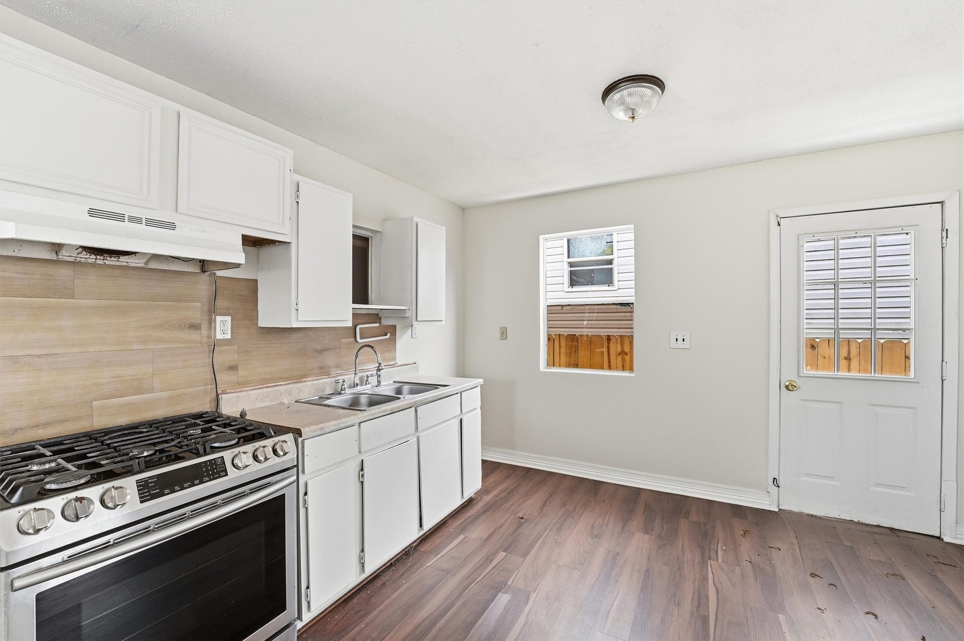 3531 Cedar Hill Lane, Houston, TX 77093 3531 Cedar Hill Lane, Houston, TX 77093