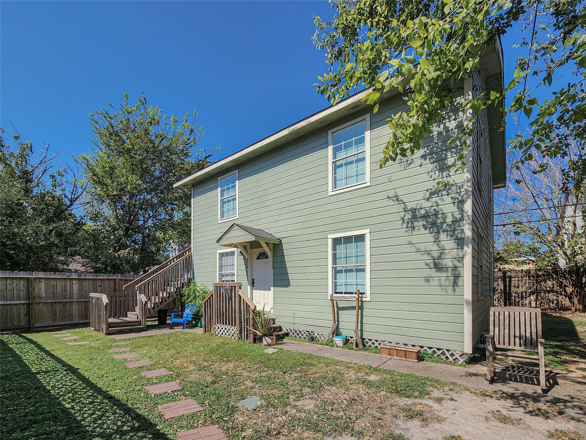 605 E 24th Street, Houston, TX 77008 Garage apt, 2nd floor, up the stairs!