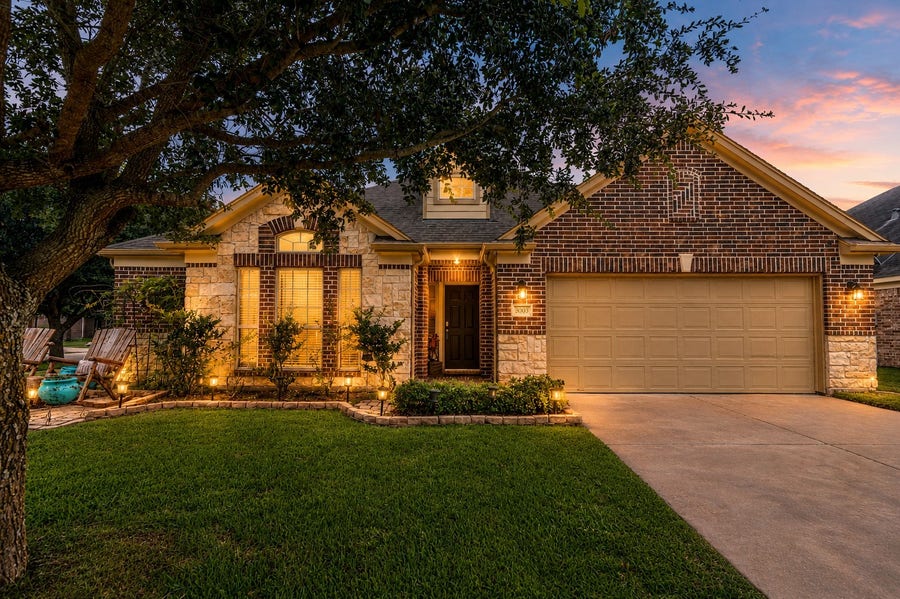 Property photo for 3003 Fern Brook Lane, Rosenberg, TX