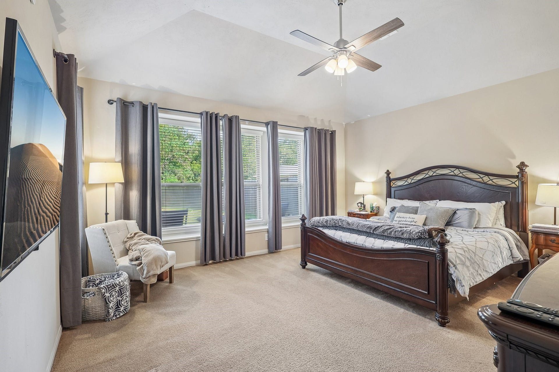 4731 Maple Creek Drive, Fresno, TX 77545 Vaulted ceilings and room to breathe in the primary suite