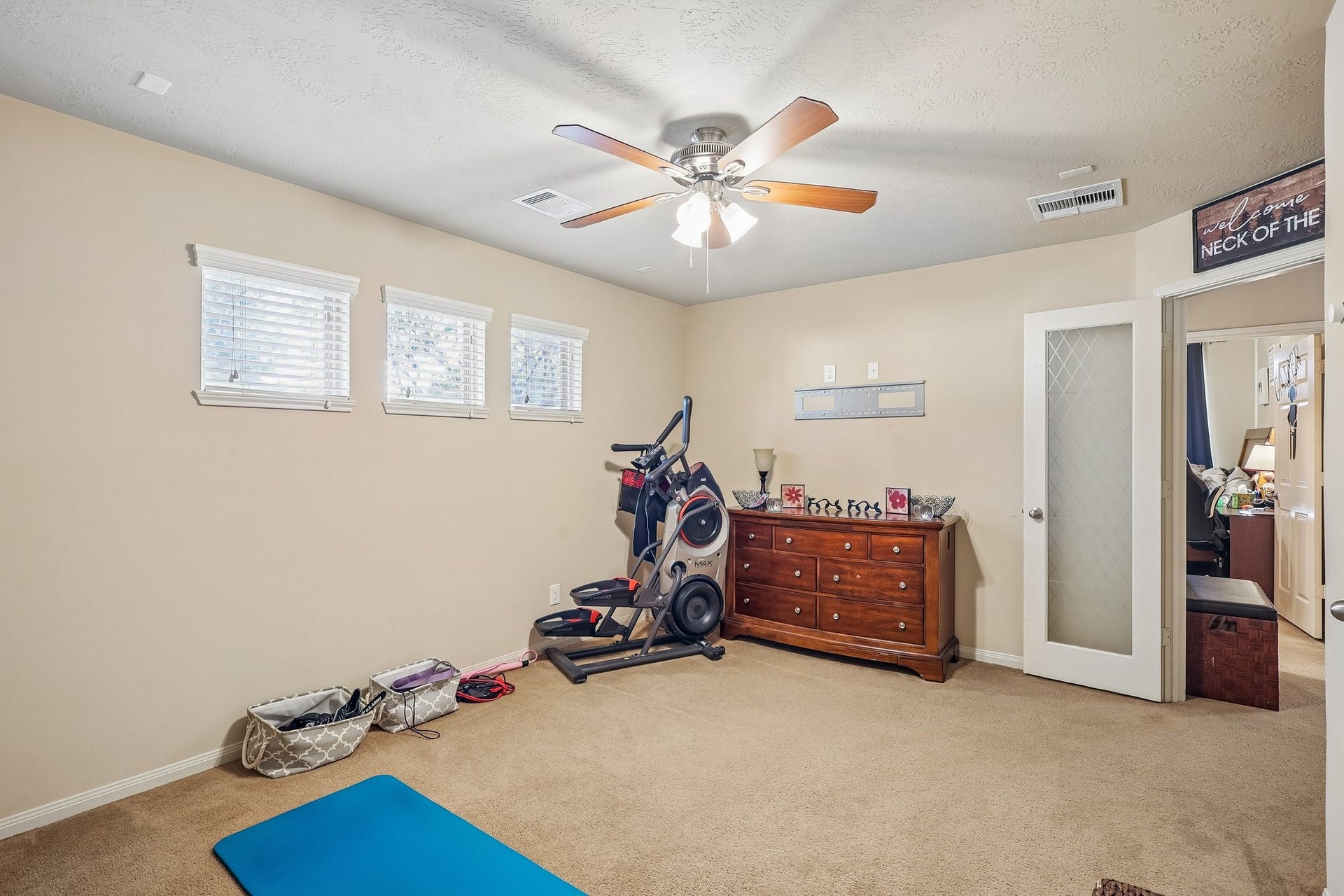 4731 Maple Creek Drive, Fresno, TX 77545 A separate flex room ready for a gym, studio, or playroom