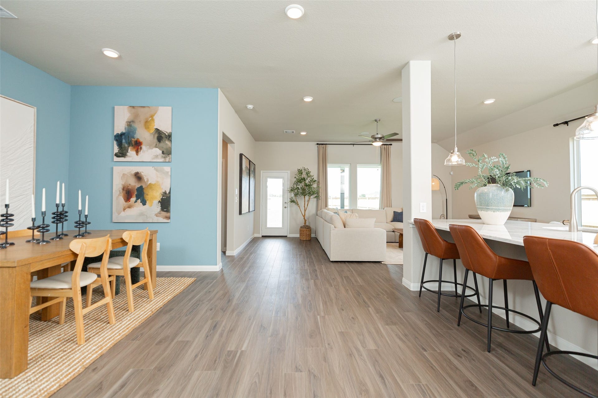 3049 Mustang Grove Way, Brookshire, TX 77423 Photos are a representation of the floor plan. Options and interior selections will vary.