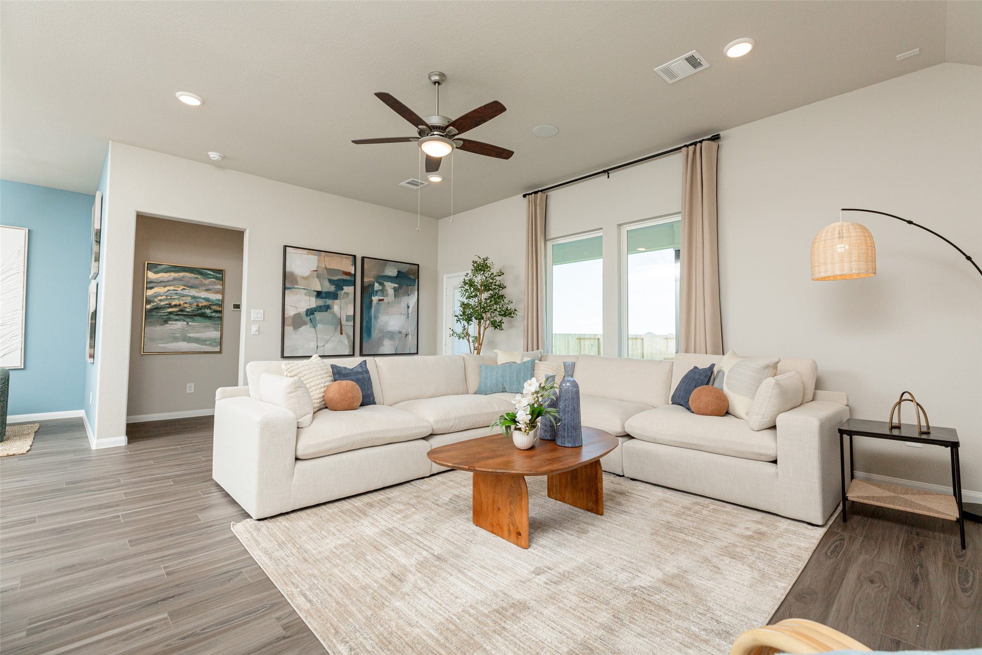 3049 Mustang Grove Way, Brookshire, TX 77423 Photos are a representation of the floor plan. Options and interior selections will vary.
