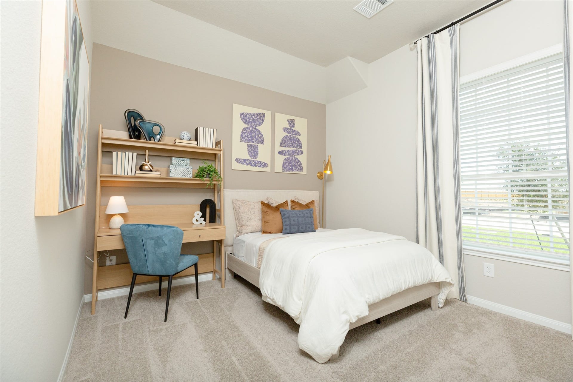 3049 Mustang Grove Way, Brookshire, TX 77423 Photos are a representation of the floor plan. Options and interior selections will vary.