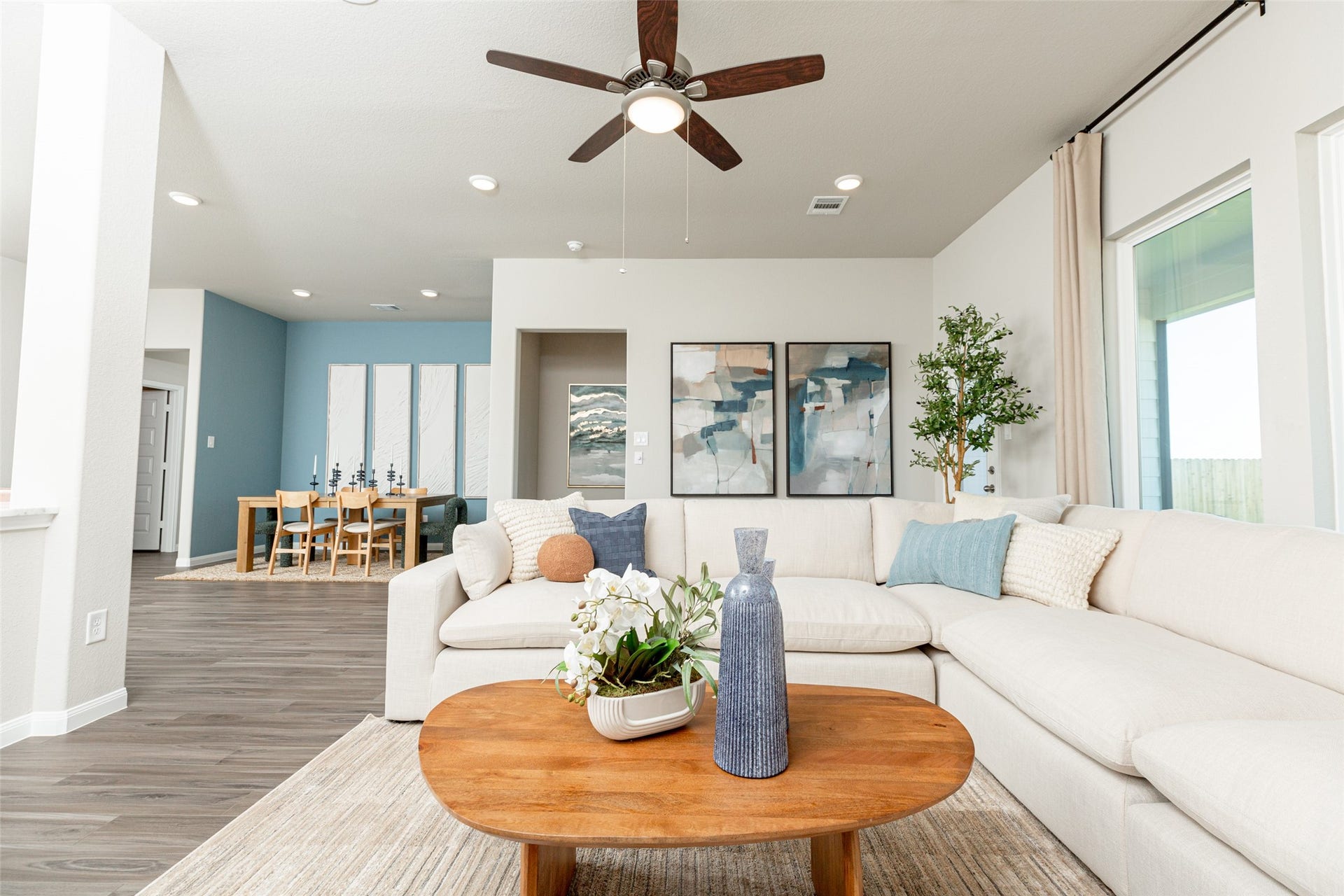 3049 Mustang Grove Way, Brookshire, TX 77423 Photos are a representation of the floor plan. Options and interior selections will vary.
