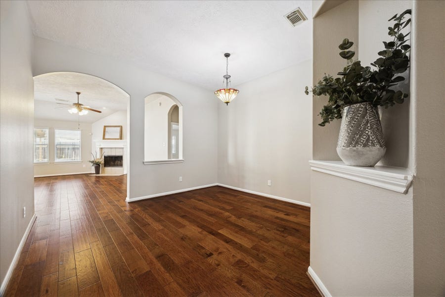 Property photo for 1909 Lazy Hollow Lane, Pearland, TX