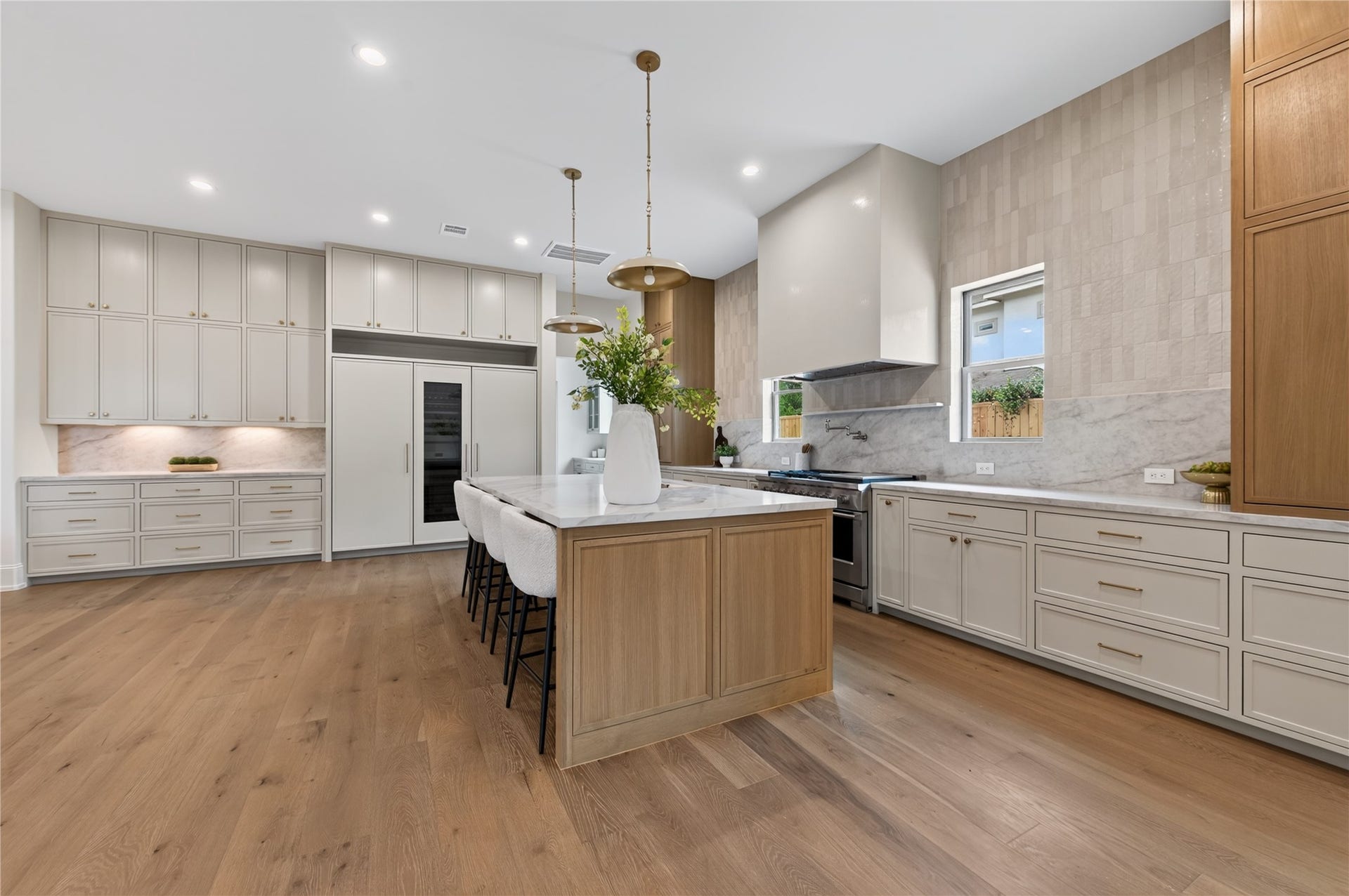 515 W 33rd Street, Houston, TX 77018 515 W 33rd Street, Houston, TX 77018