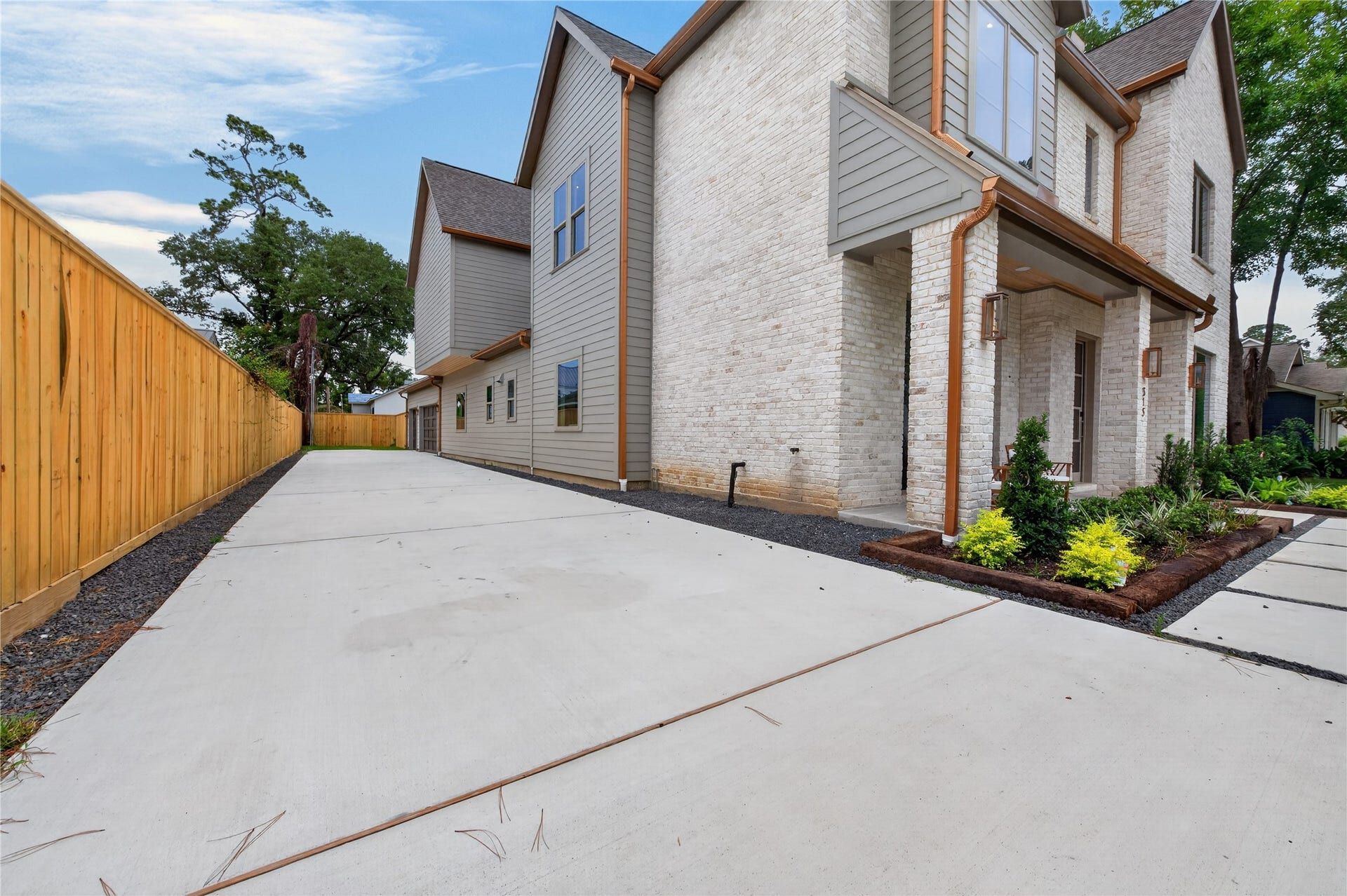 515 W 33rd Street, Houston, TX 77018 515 W 33rd Street, Houston, TX 77018