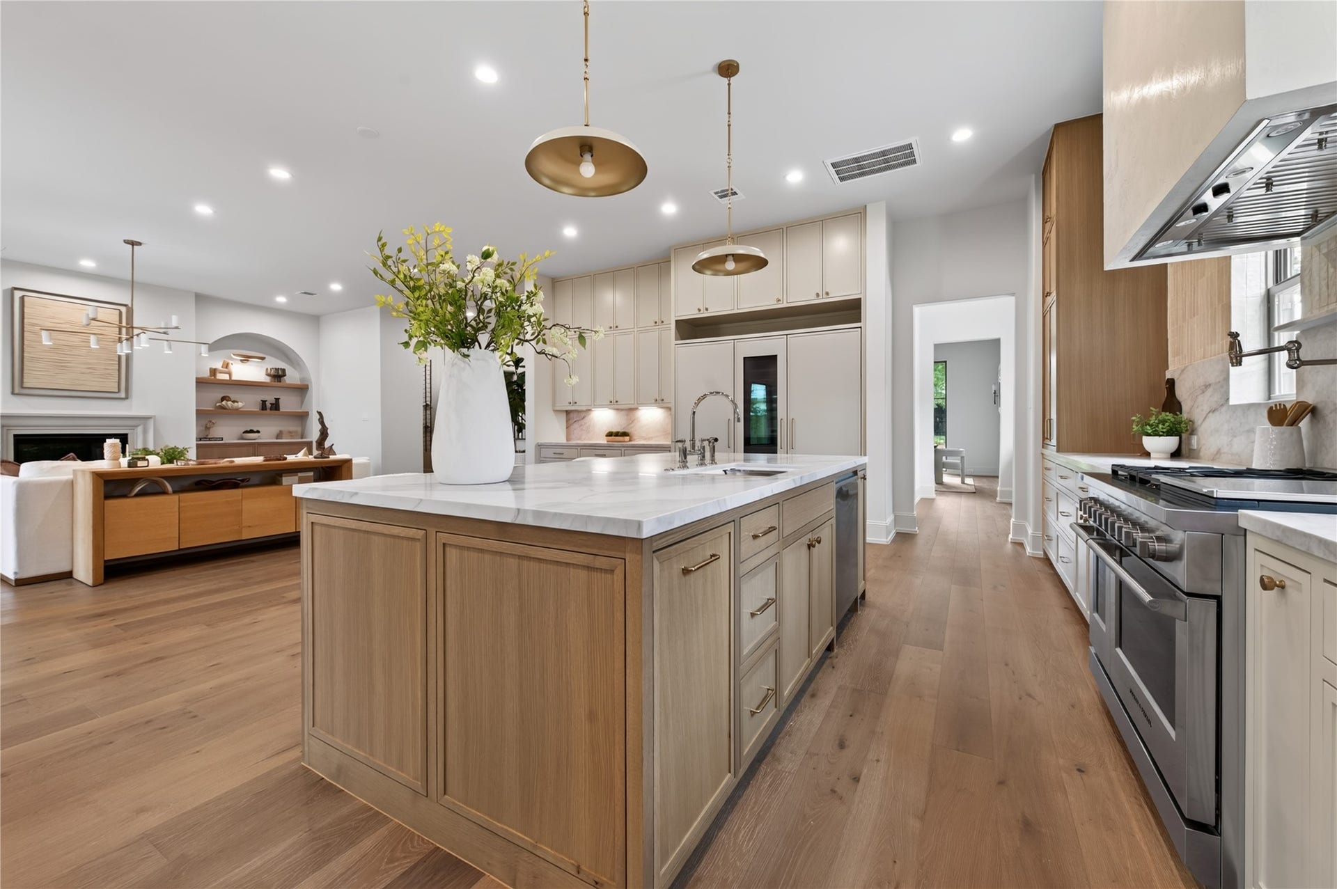 515 W 33rd Street, Houston, TX 77018 515 W 33rd Street, Houston, TX 77018