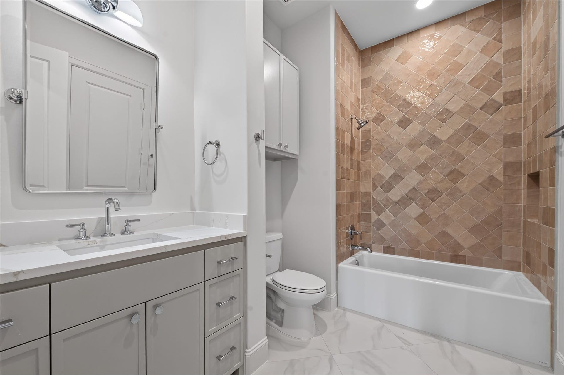 515 W 33rd Street, Houston, TX 77018 515 W 33rd Street, Houston, TX 77018