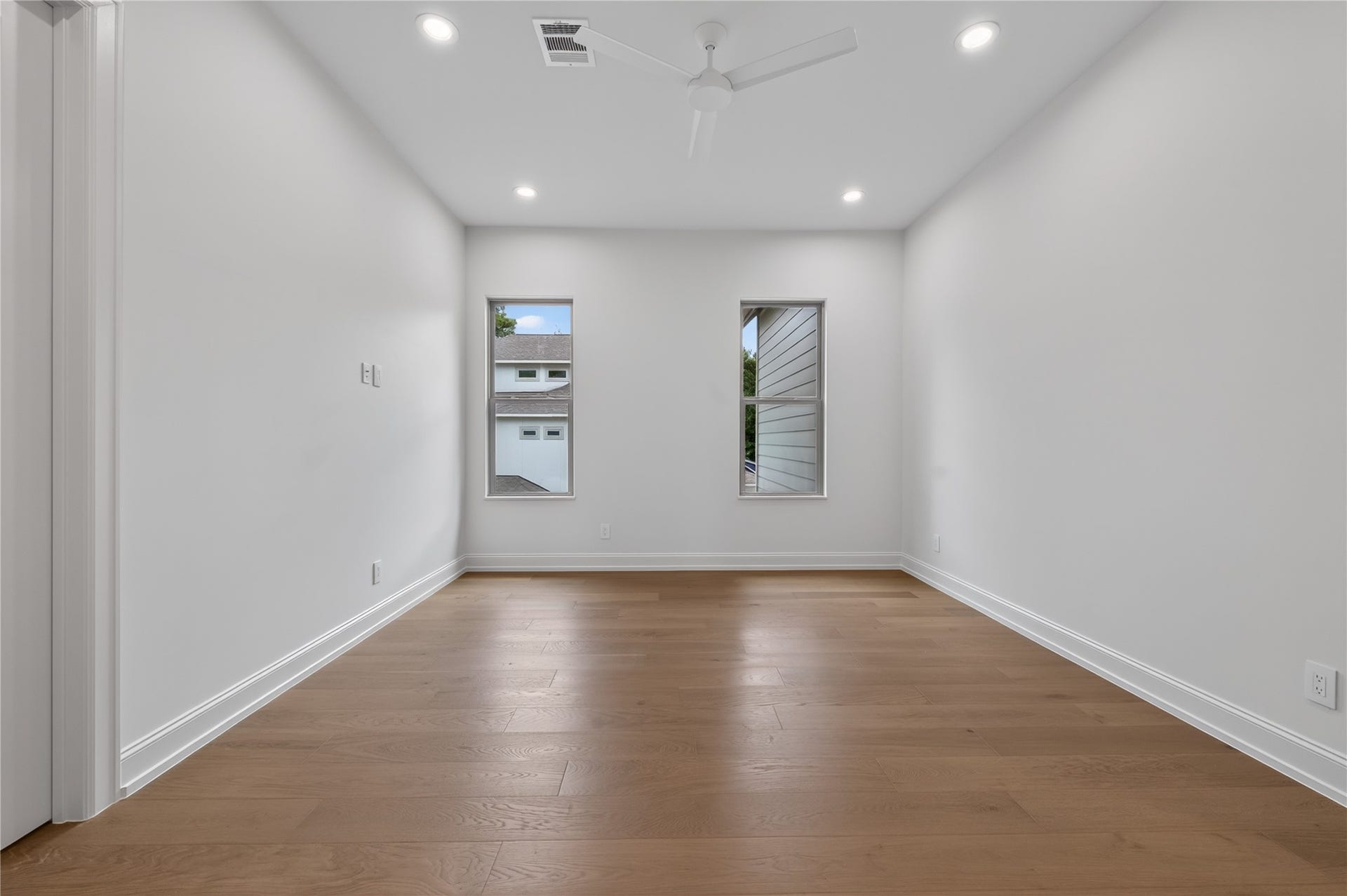 515 W 33rd Street, Houston, TX 77018 515 W 33rd Street, Houston, TX 77018