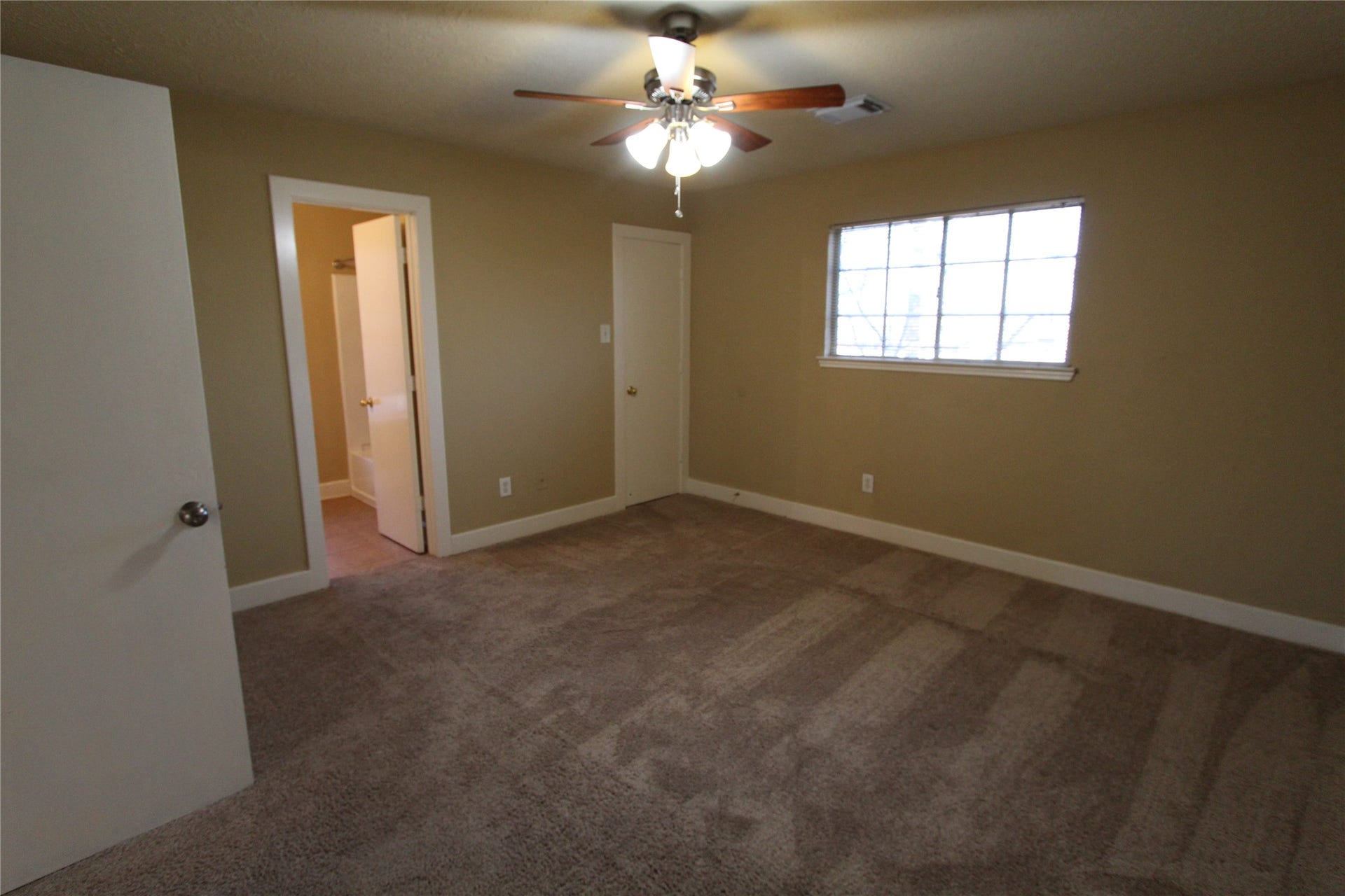 9515 Farrell Drive, Houston, TX 77070