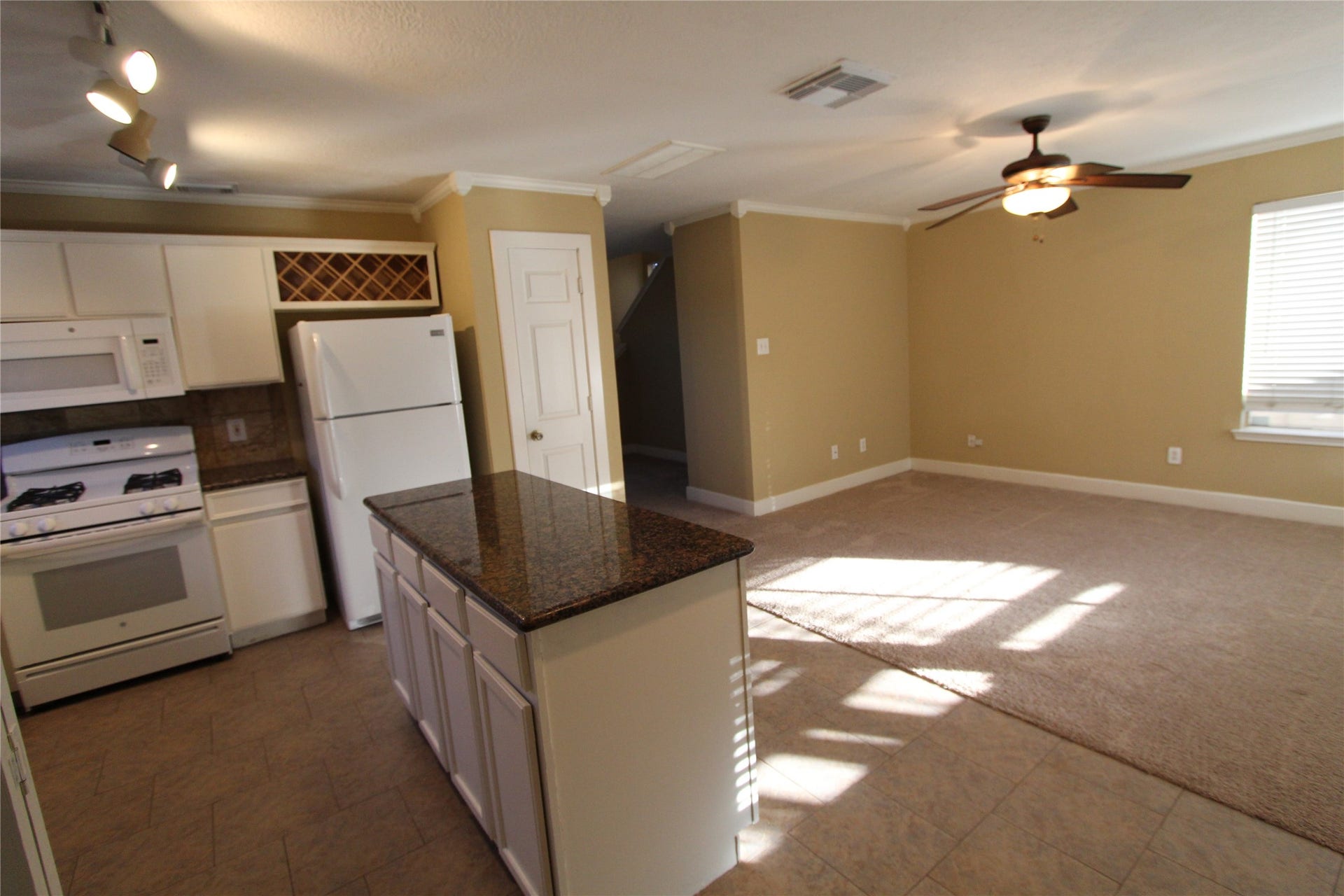 9515 Farrell Drive, Houston, TX 77070