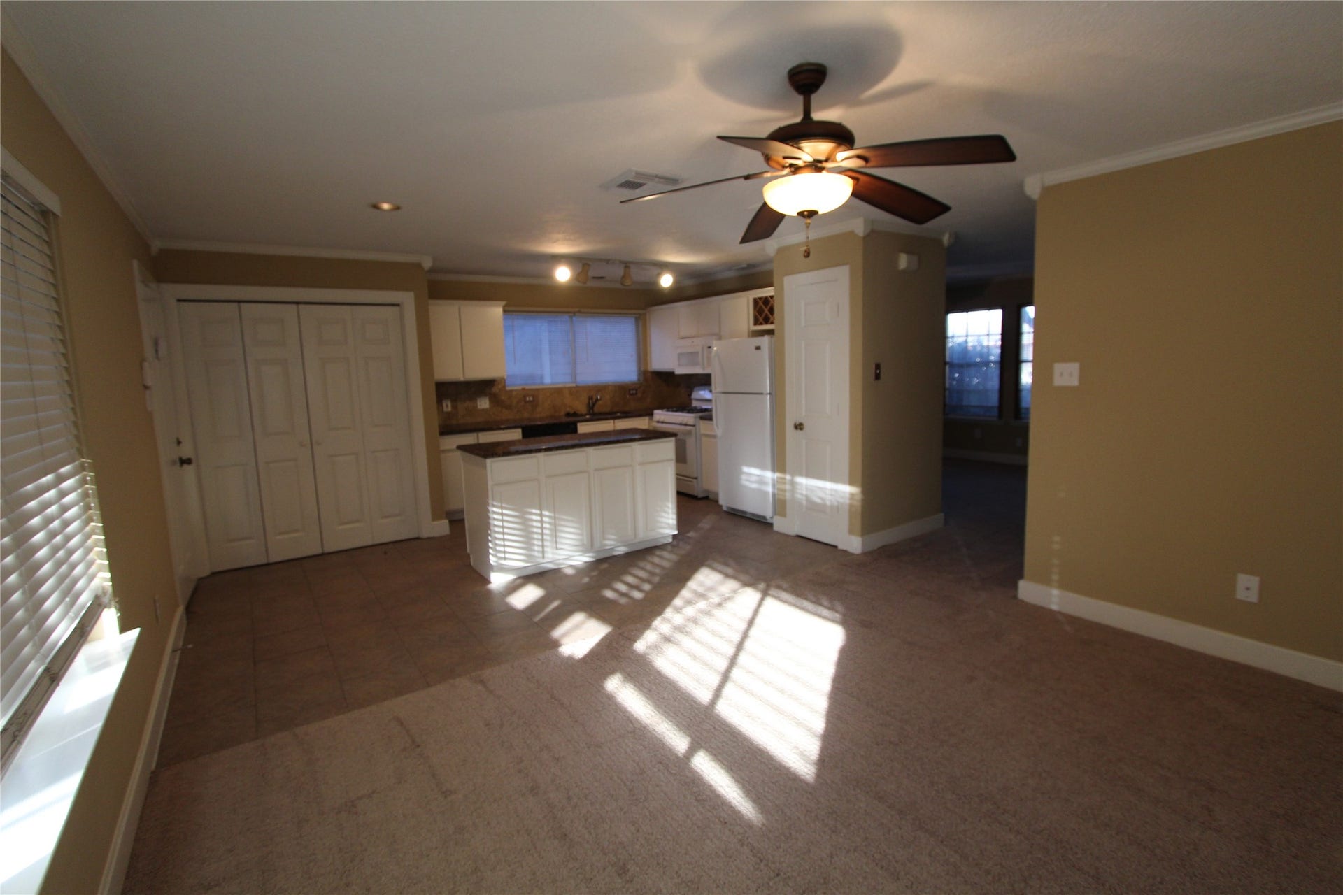 9515 Farrell Drive, Houston, TX 77070