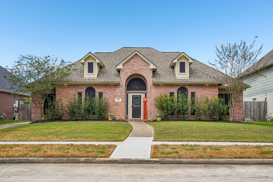 Property photo for 2424 Piney Woods Drive, Pearland, TX