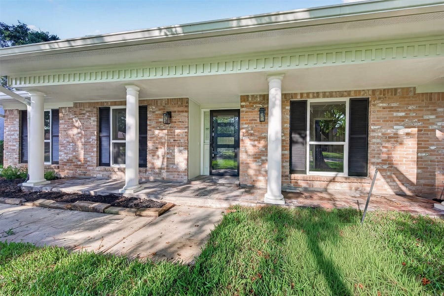 Property photo for 1722 Shannon Valley Drive, Houston, TX