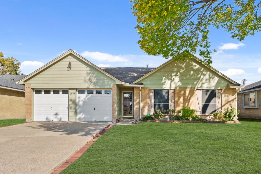 Property photo for 3877 Pecan Circle, La Porte, TX