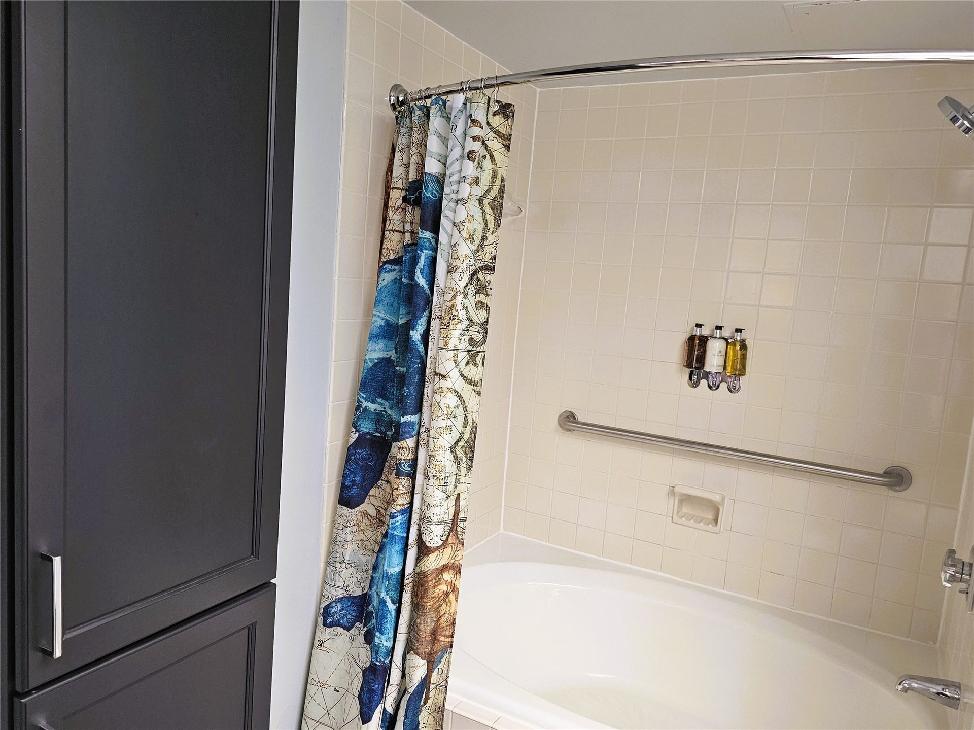 Primary Bathtub