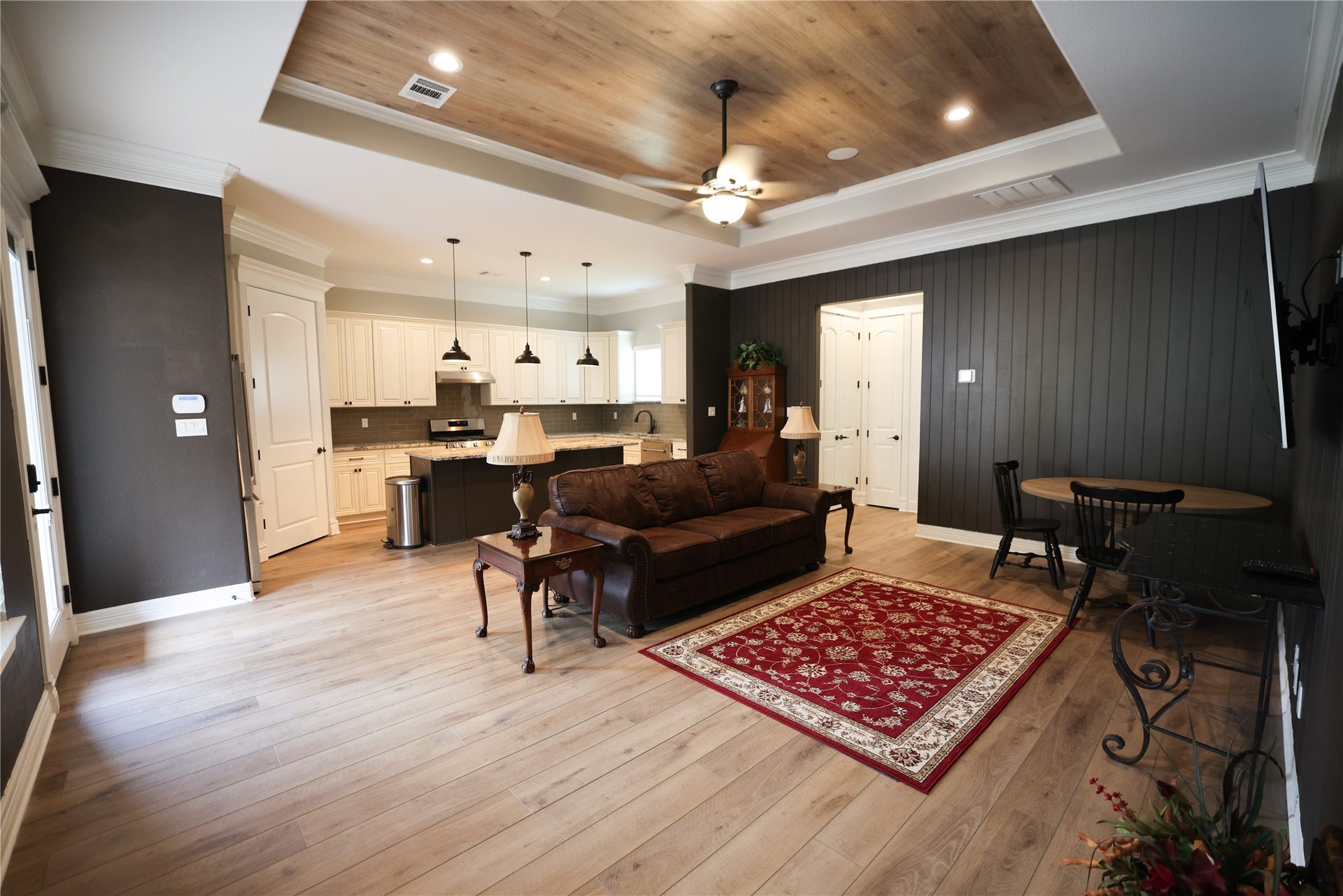 6310 N Lazy Meadow Way, Spring, TX 77386 Attached Apartment Living to Kitchen