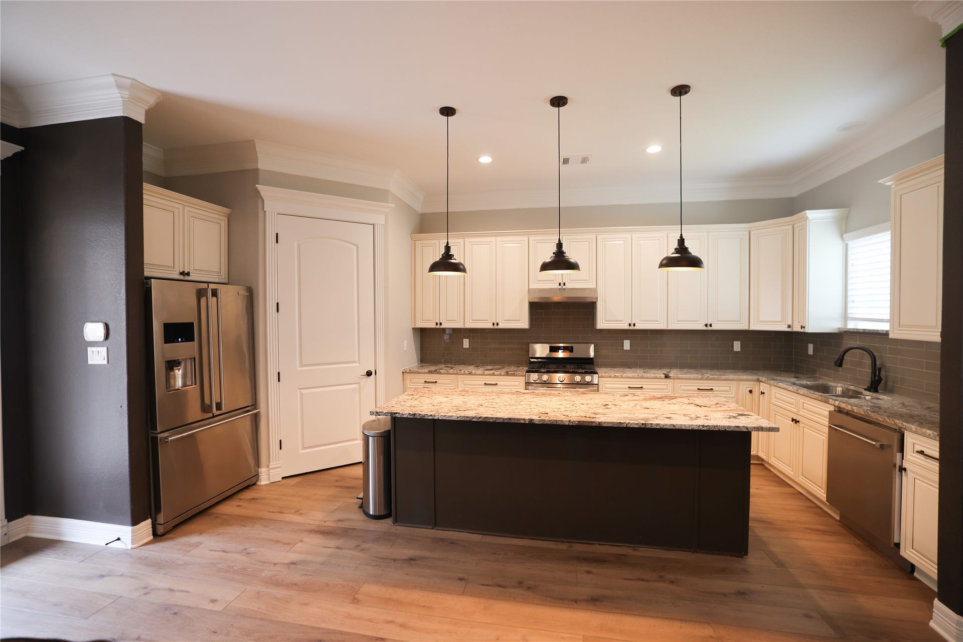 6310 N Lazy Meadow Way, Spring, TX 77386 Attached Apartment Kitchen