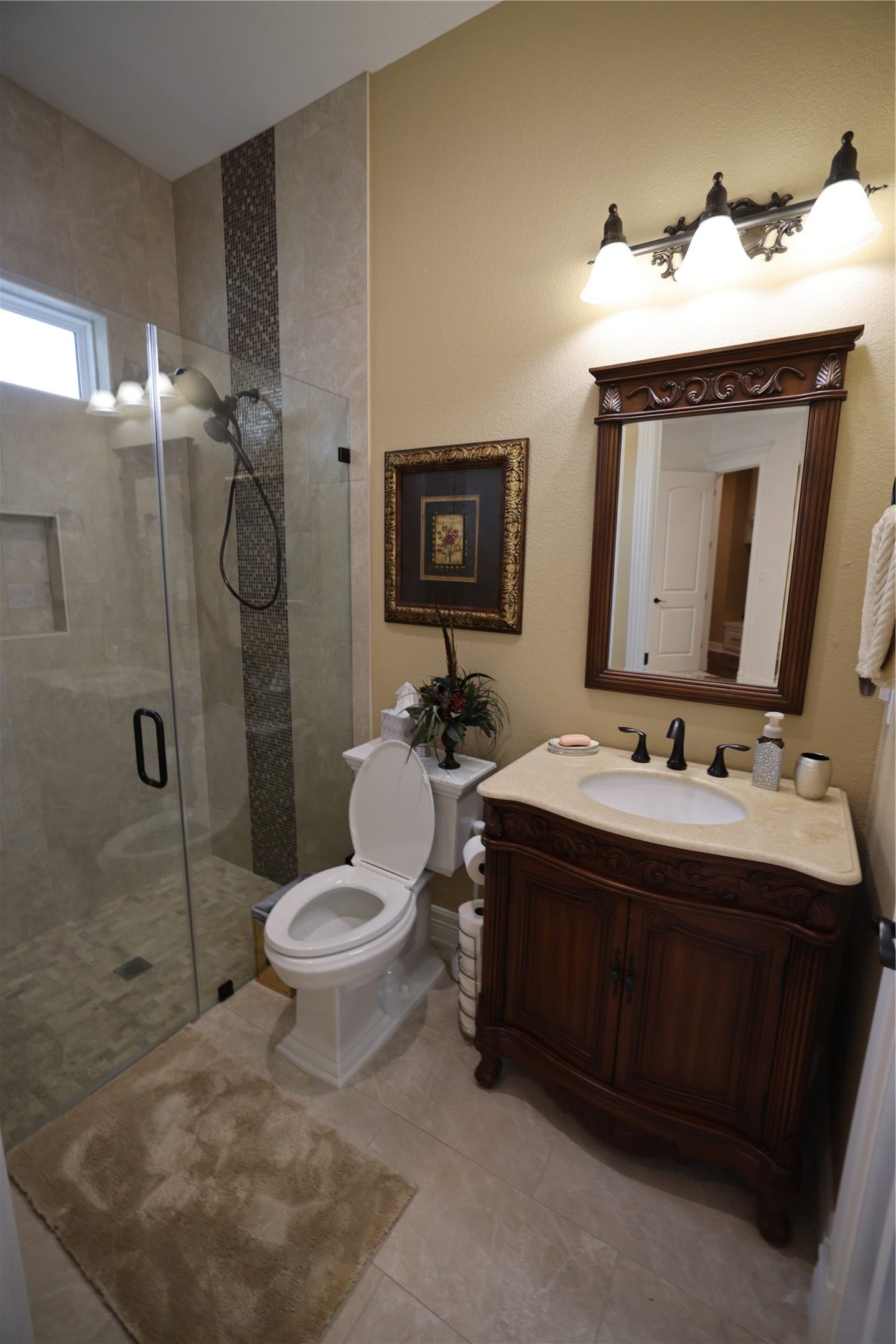 6310 N Lazy Meadow Way, Spring, TX 77386 Guest Bath attached to bedroom 1