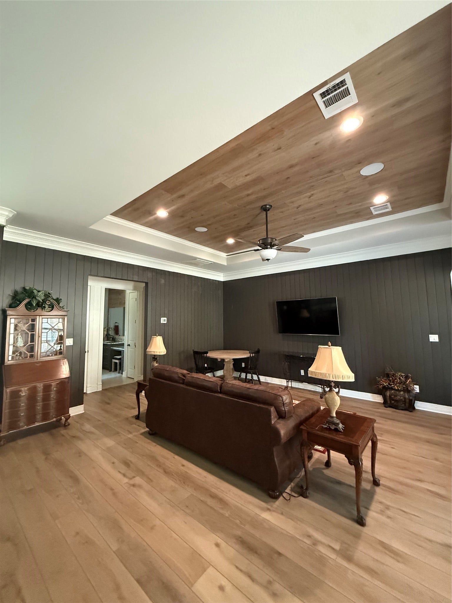 6310 N Lazy Meadow Way, Spring, TX 77386 Attached Apartment living room
