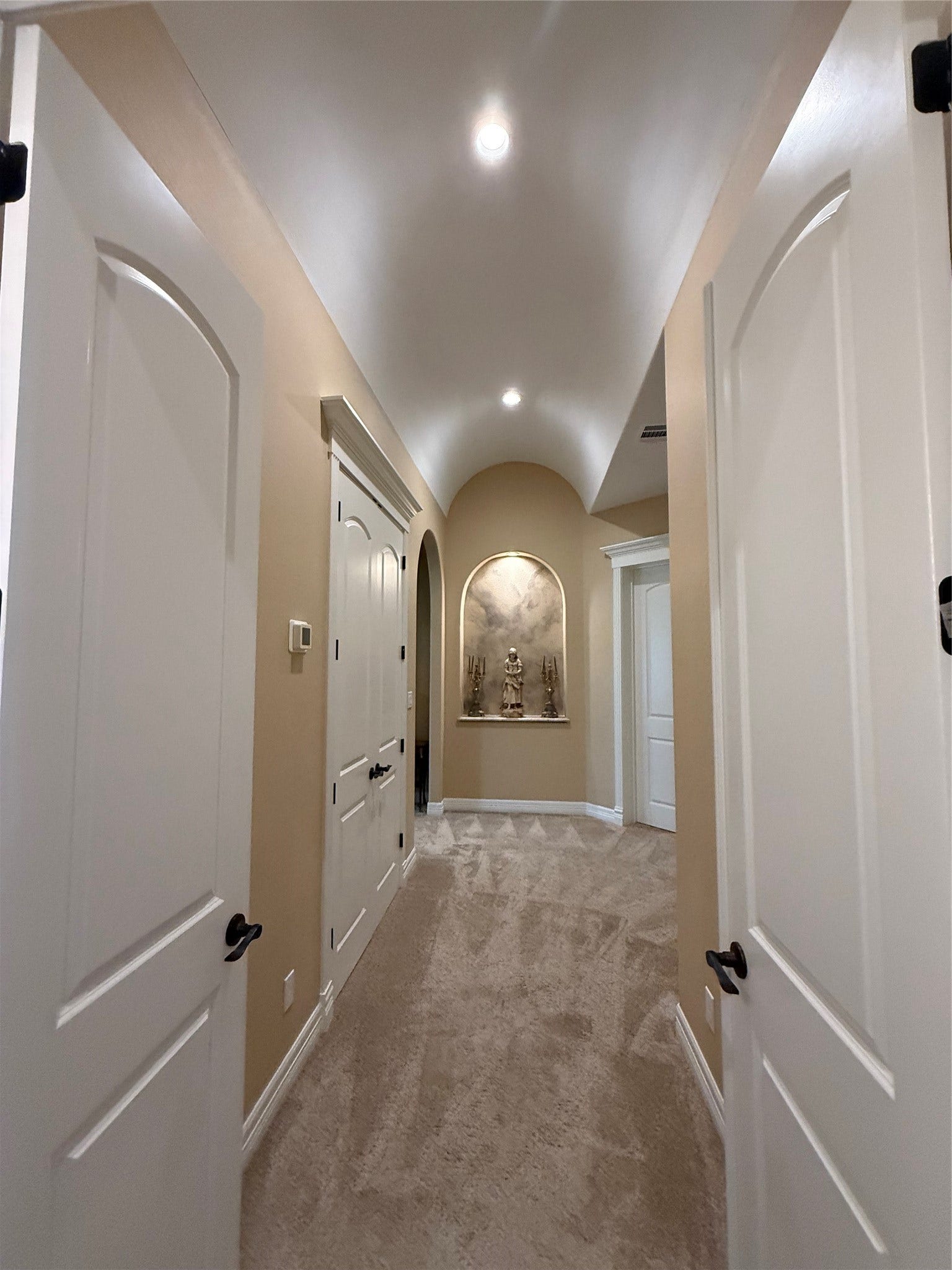 6310 N Lazy Meadow Way, Spring, TX 77386 Master Bedroom entry hall