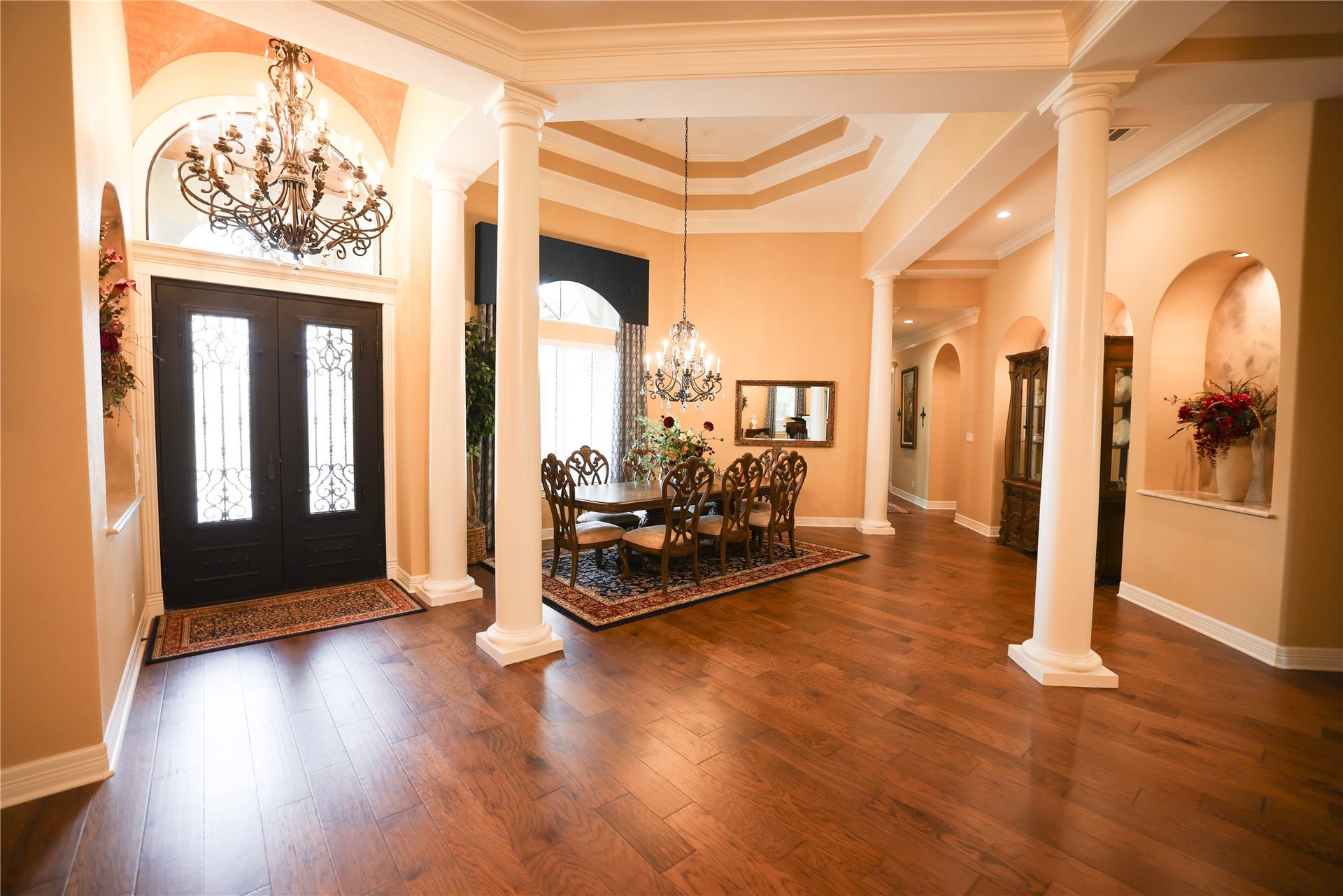 6310 N Lazy Meadow Way, Spring, TX 77386 Entry & Formal Dining