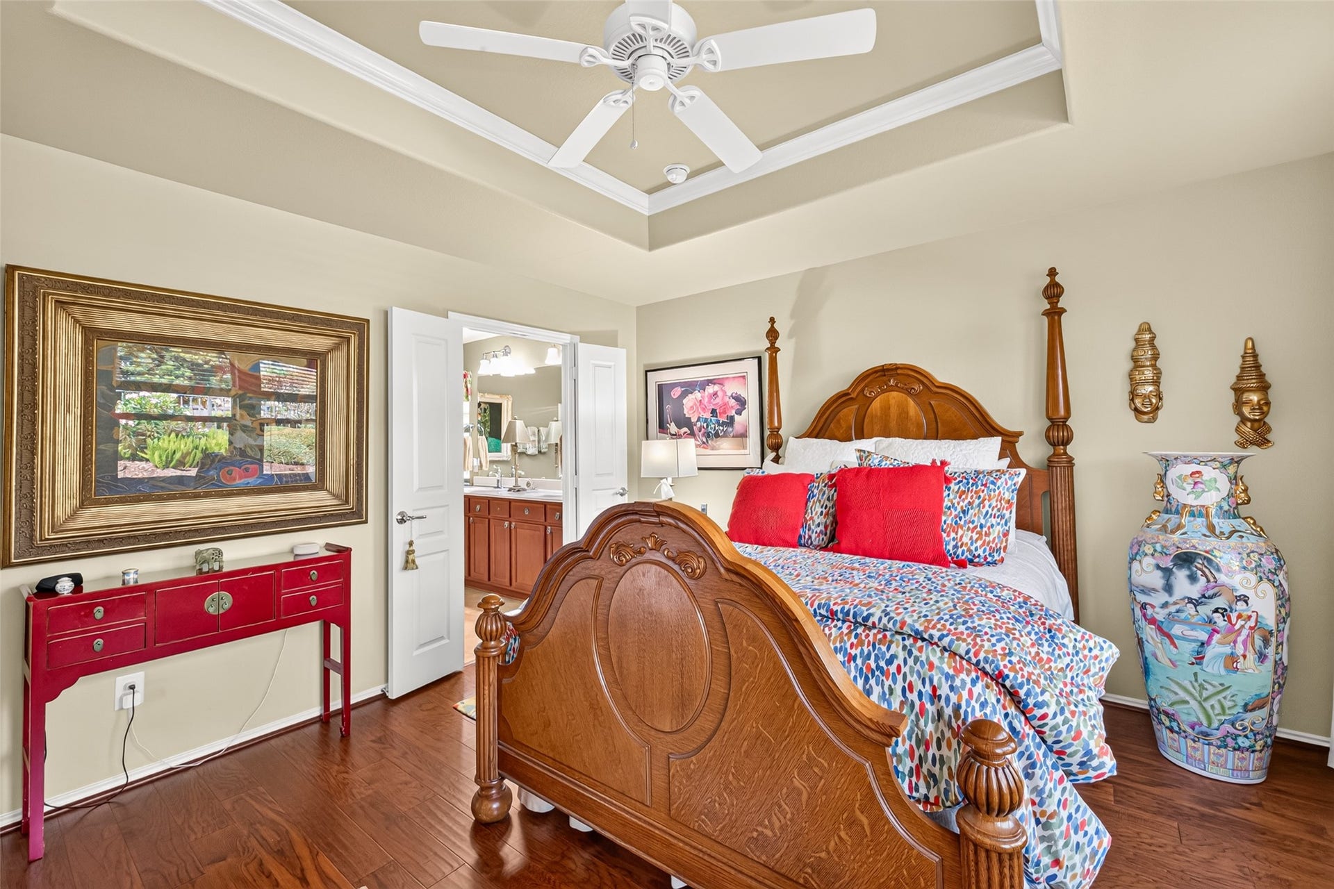1126 Oleander Way, Richmond, TX 77469 Warm finishes and thoughtful details make this bedroom feel like home.