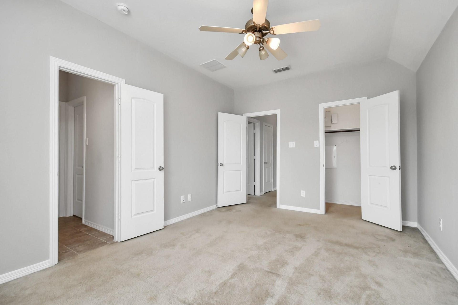 3803 May Ridge Lane, Sugar Land, TX 77479 3803 May Ridge Lane, Sugar Land, TX 77479