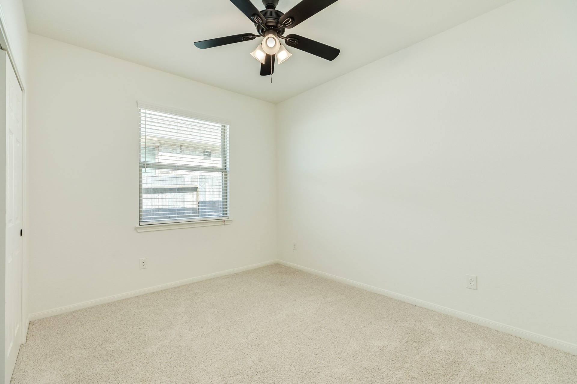 3602 Cardinal Pointe Drive, Angleton, TX 77515