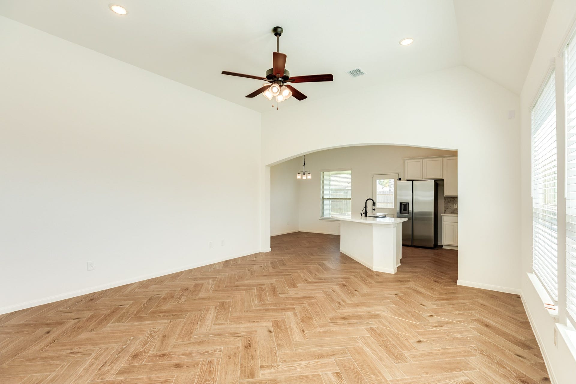 3602 Cardinal Pointe Drive, Angleton, TX 77515