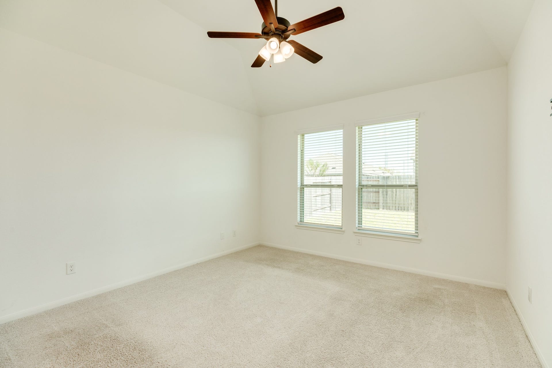 3602 Cardinal Pointe Drive, Angleton, TX 77515