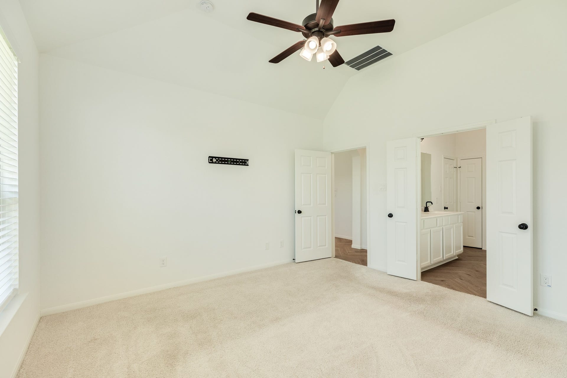 3602 Cardinal Pointe Drive, Angleton, TX 77515