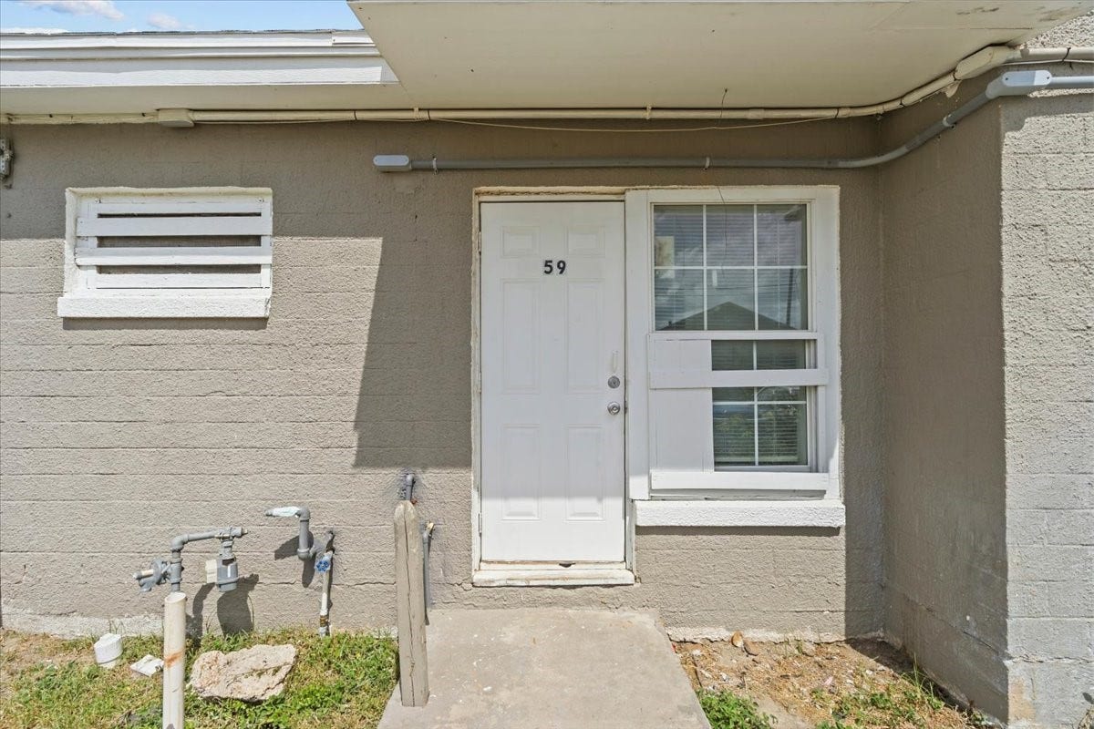 900 3rd Avenue, #59, Texas City, TX 77590 Unit 59 is a 2/1 with window units.