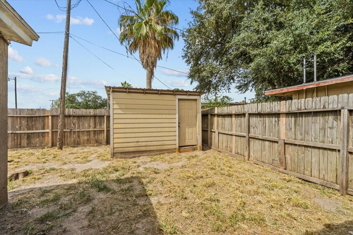 900 3rd Avenue, #59, Texas City, TX 77590 Check out this private back yard!
