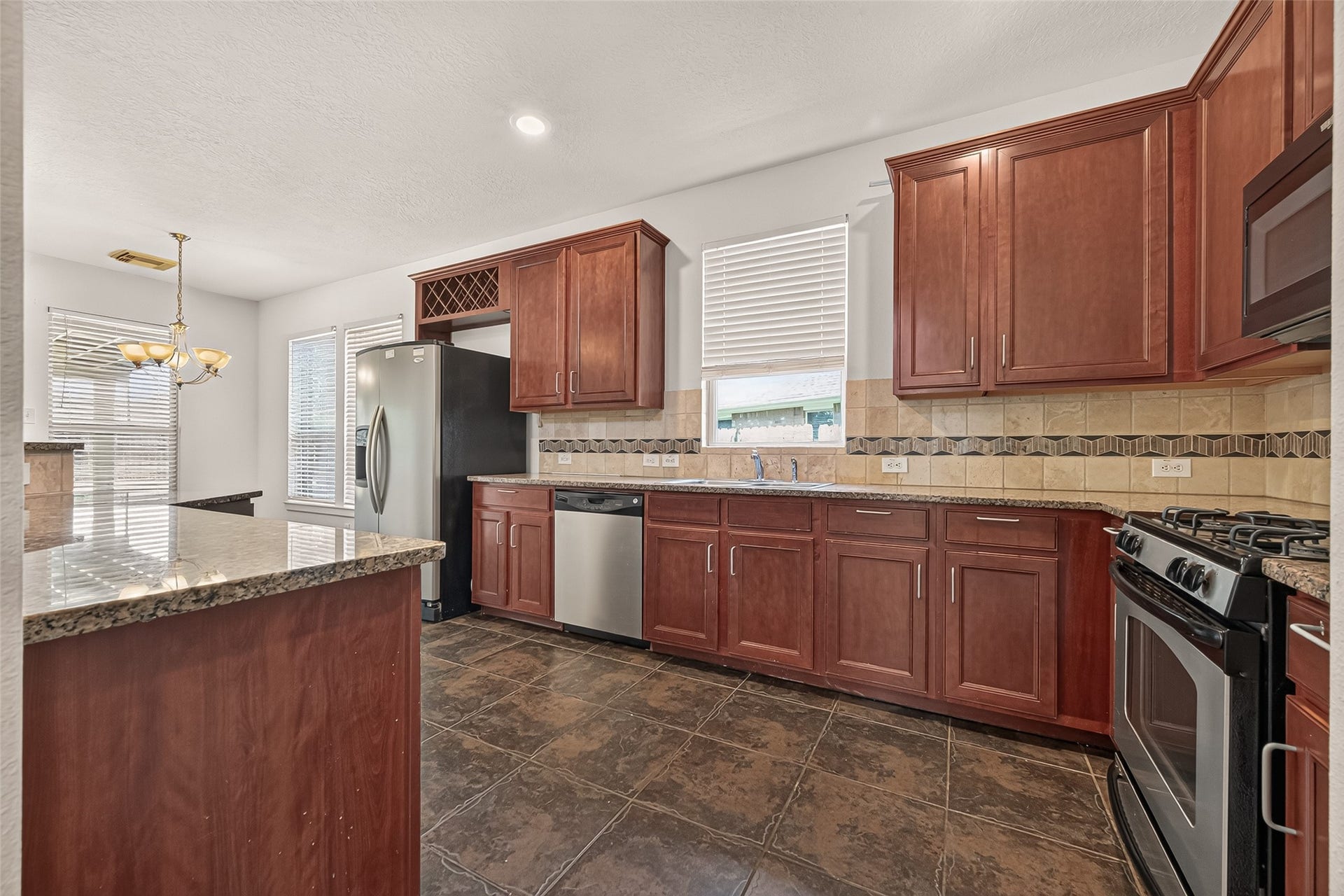 195 Copper Stream Ln, Richmond, TX 77406