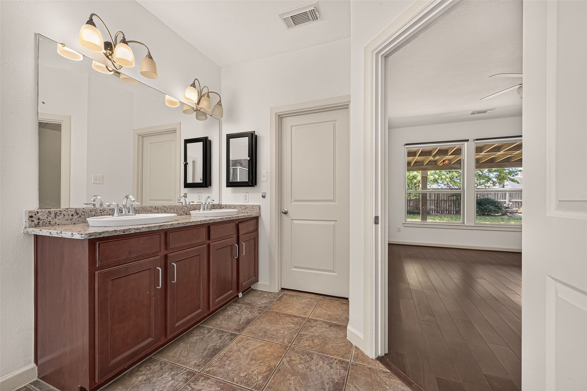 195 Copper Stream Ln, Richmond, TX 77406