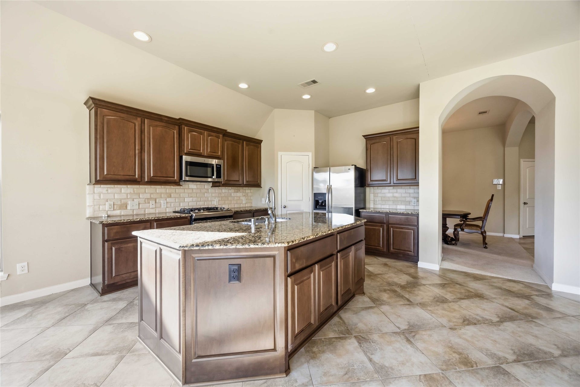 13615 Rainwater Drive, Pearland, TX 77584 This photo has been virtually staged.