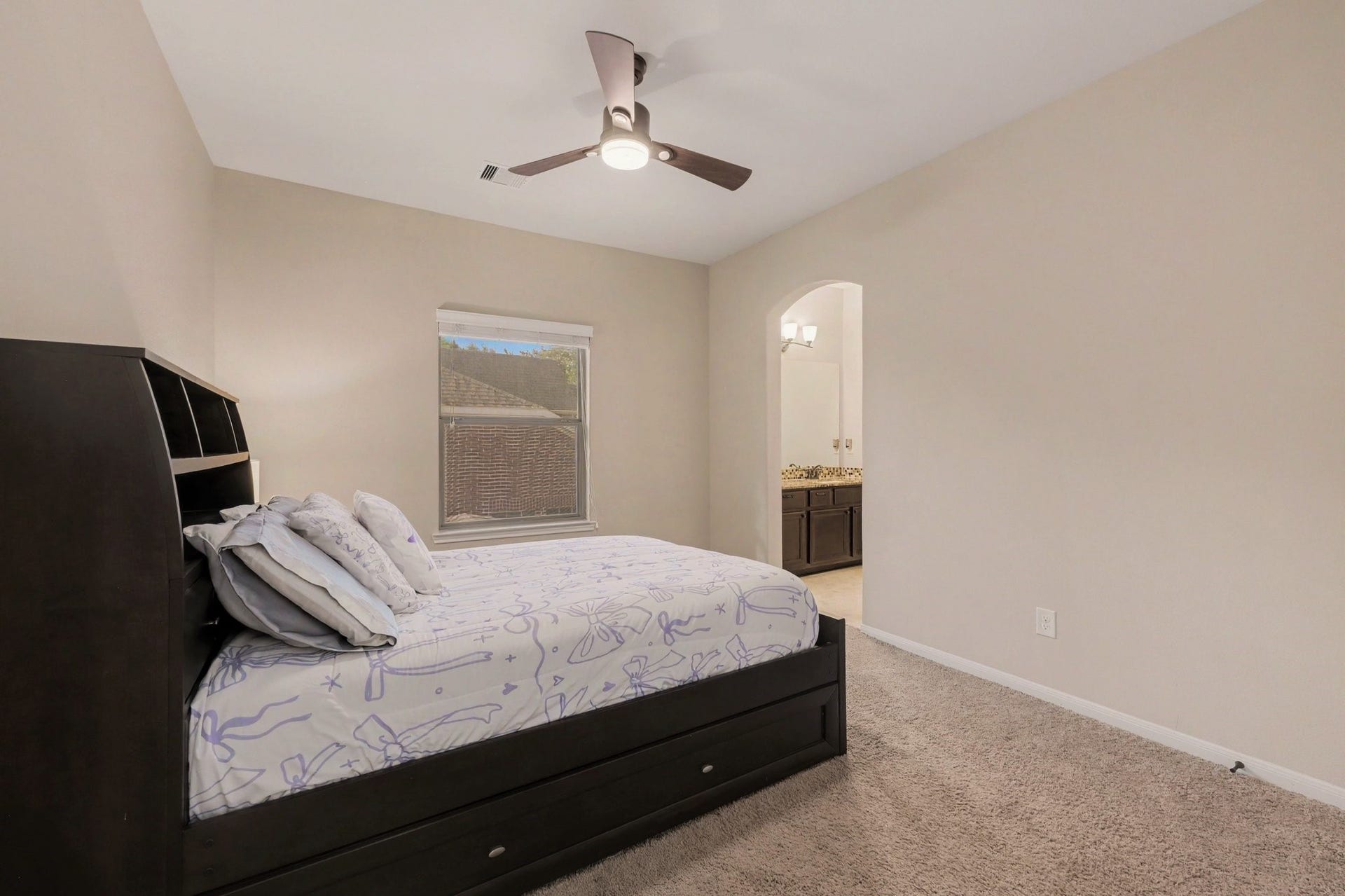 6410 Archer Ranch Lane, Rosenberg, TX 77471 One of two secondary bedrooms upstairs with a shared Jack-n-Jill bathroom