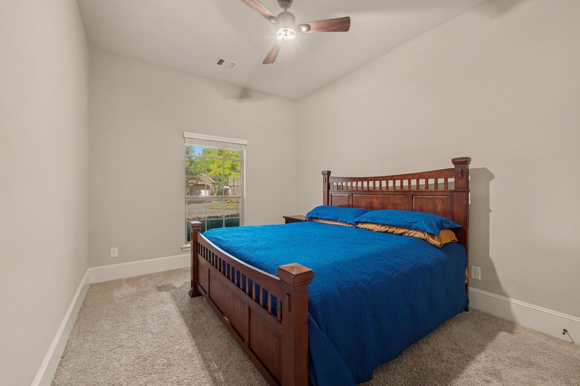 6410 Archer Ranch Lane, Rosenberg, TX 77471 The downstairs bedroom has access to its own bathroom