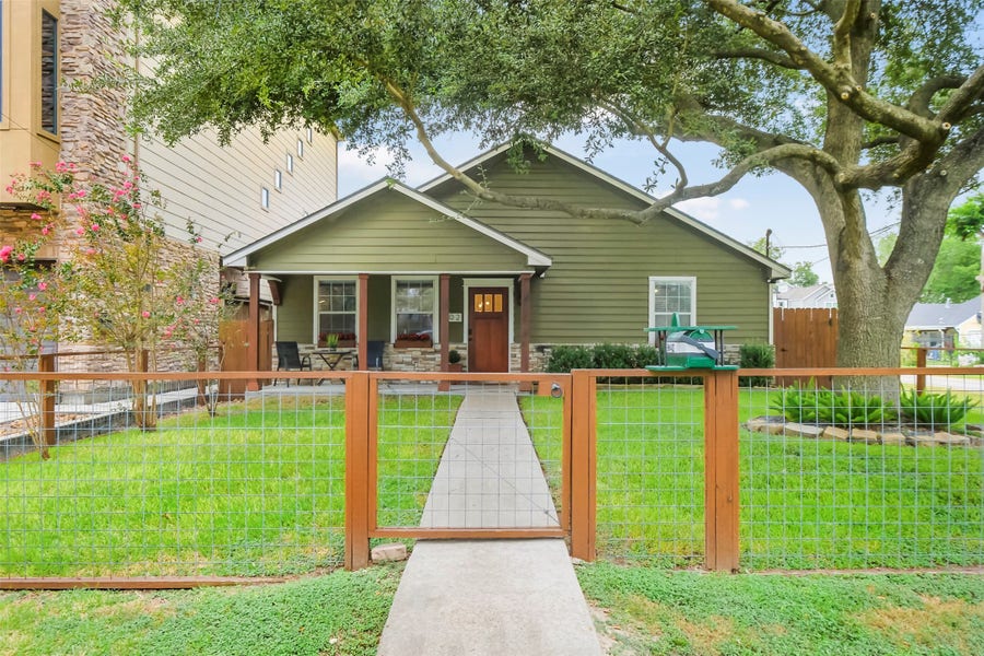 Property photo for 402 Fenn Street, Houston, TX