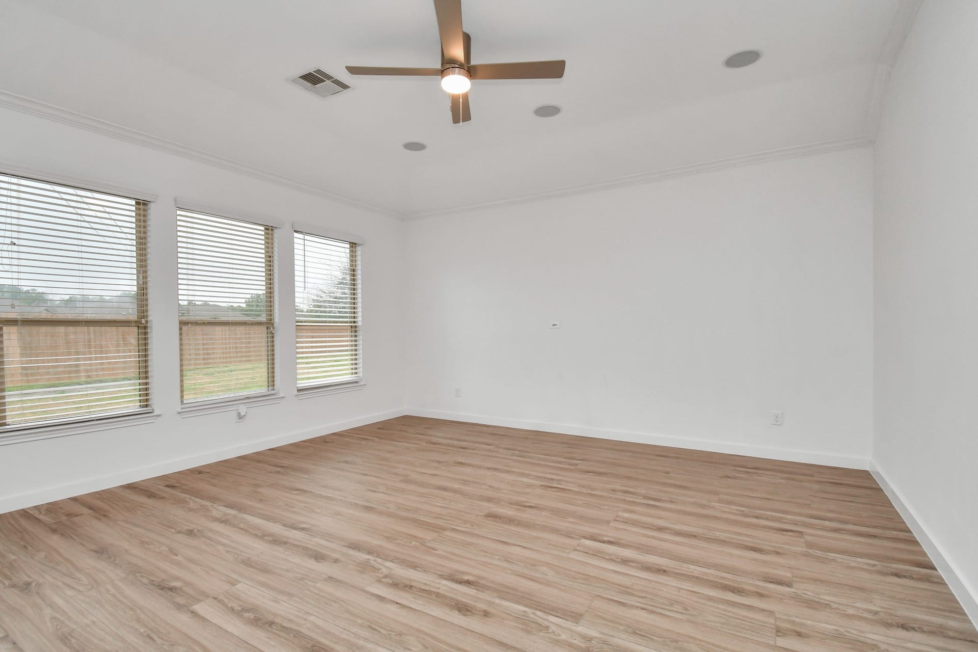 25827 Rustica Drive, Tomball, TX 77375 25827 Rustica Drive, Tomball, TX 77375