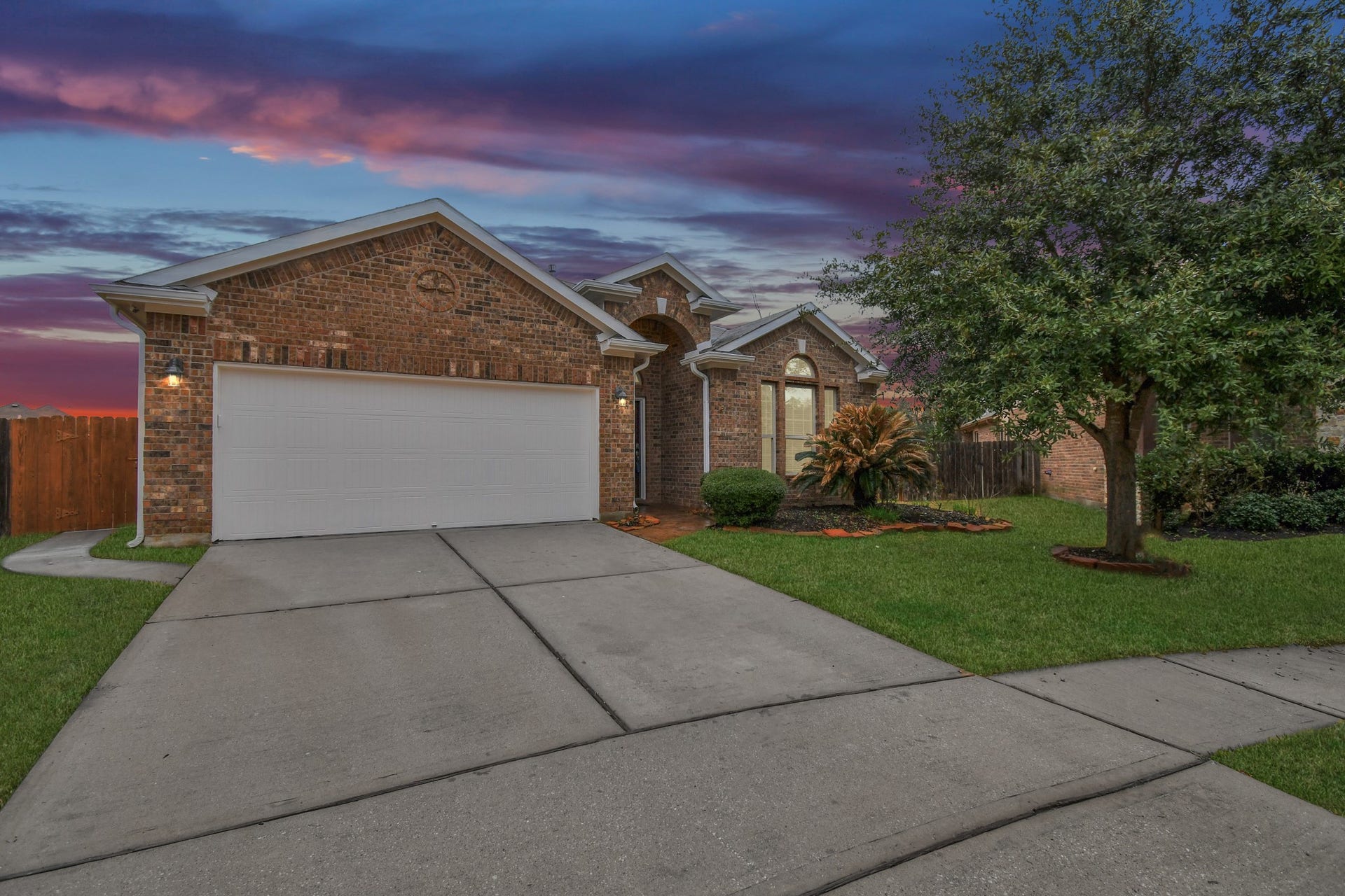 25827 Rustica Drive, Tomball, TX 77375 25827 Rustica Drive, Tomball, TX 77375