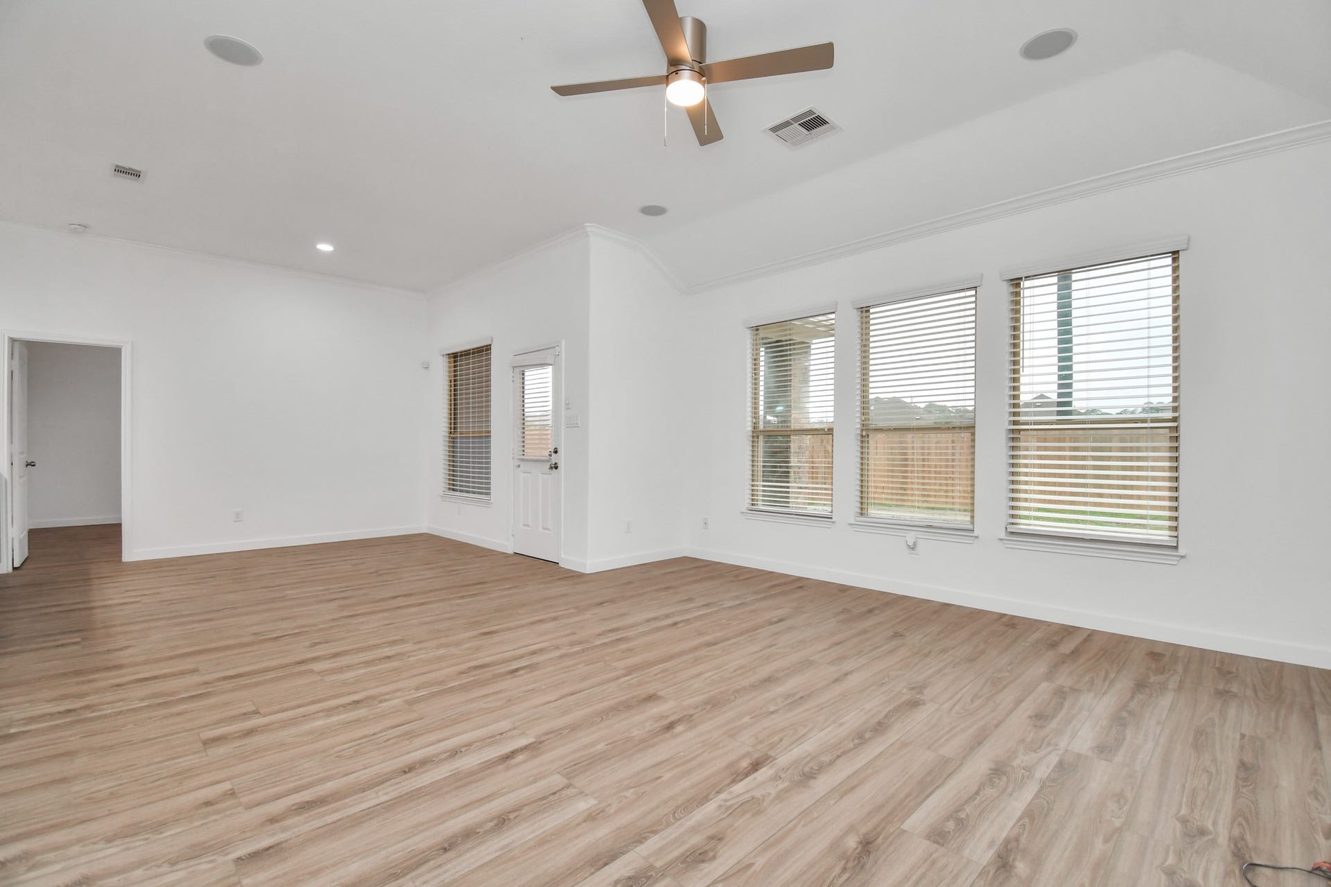 25827 Rustica Drive, Tomball, TX 77375 25827 Rustica Drive, Tomball, TX 77375