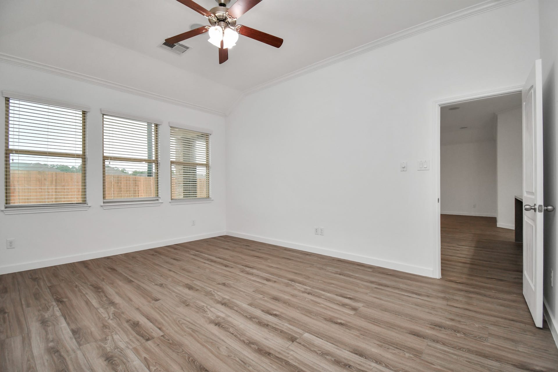 25827 Rustica Drive, Tomball, TX 77375 25827 Rustica Drive, Tomball, TX 77375