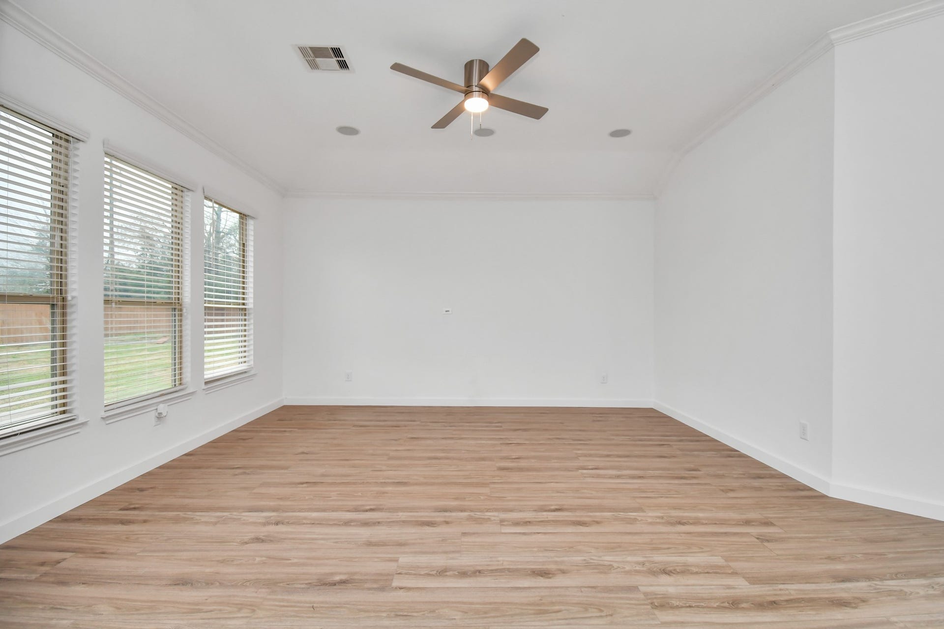25827 Rustica Drive, Tomball, TX 77375 25827 Rustica Drive, Tomball, TX 77375